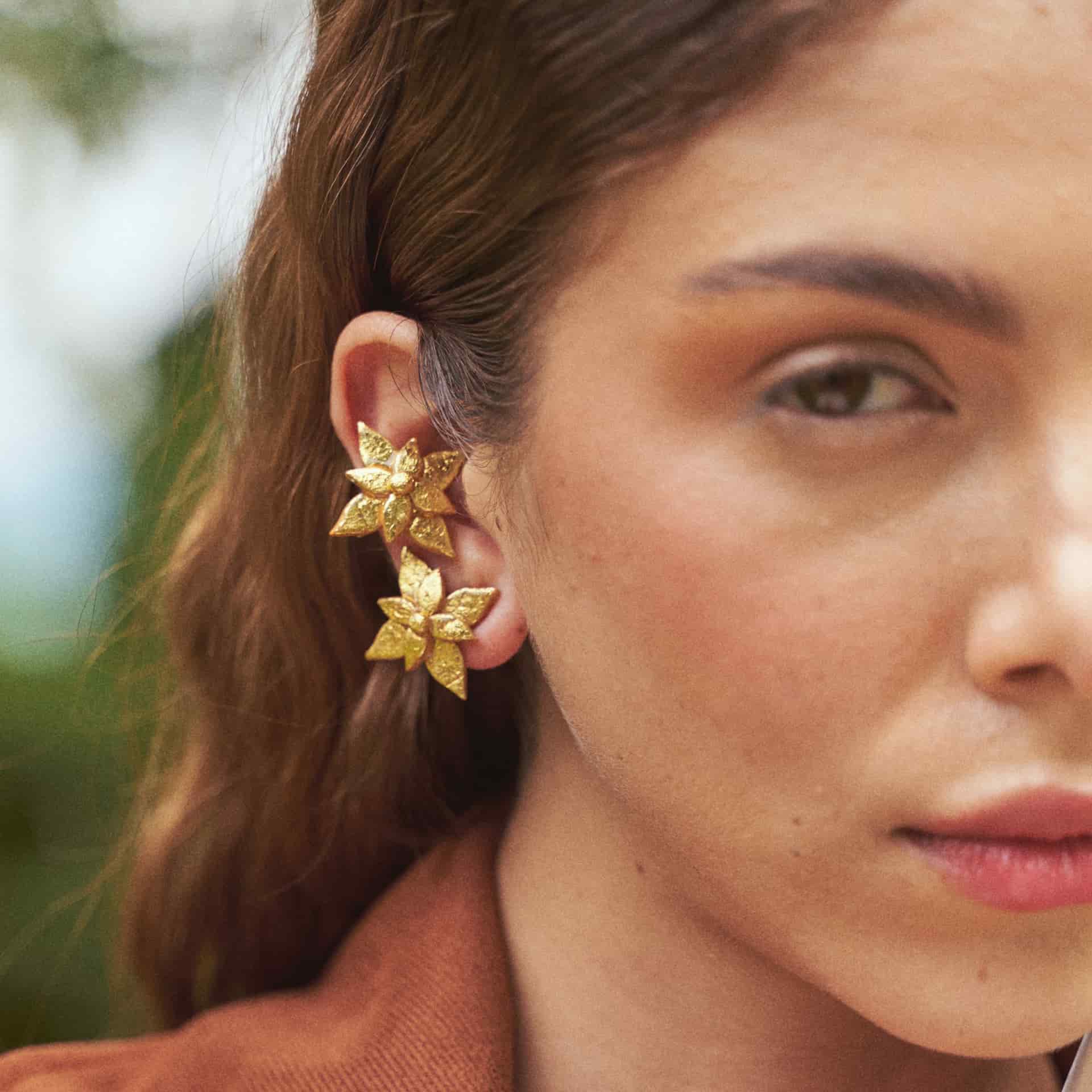 Earcuff Flor de Navidad - miniatura 4