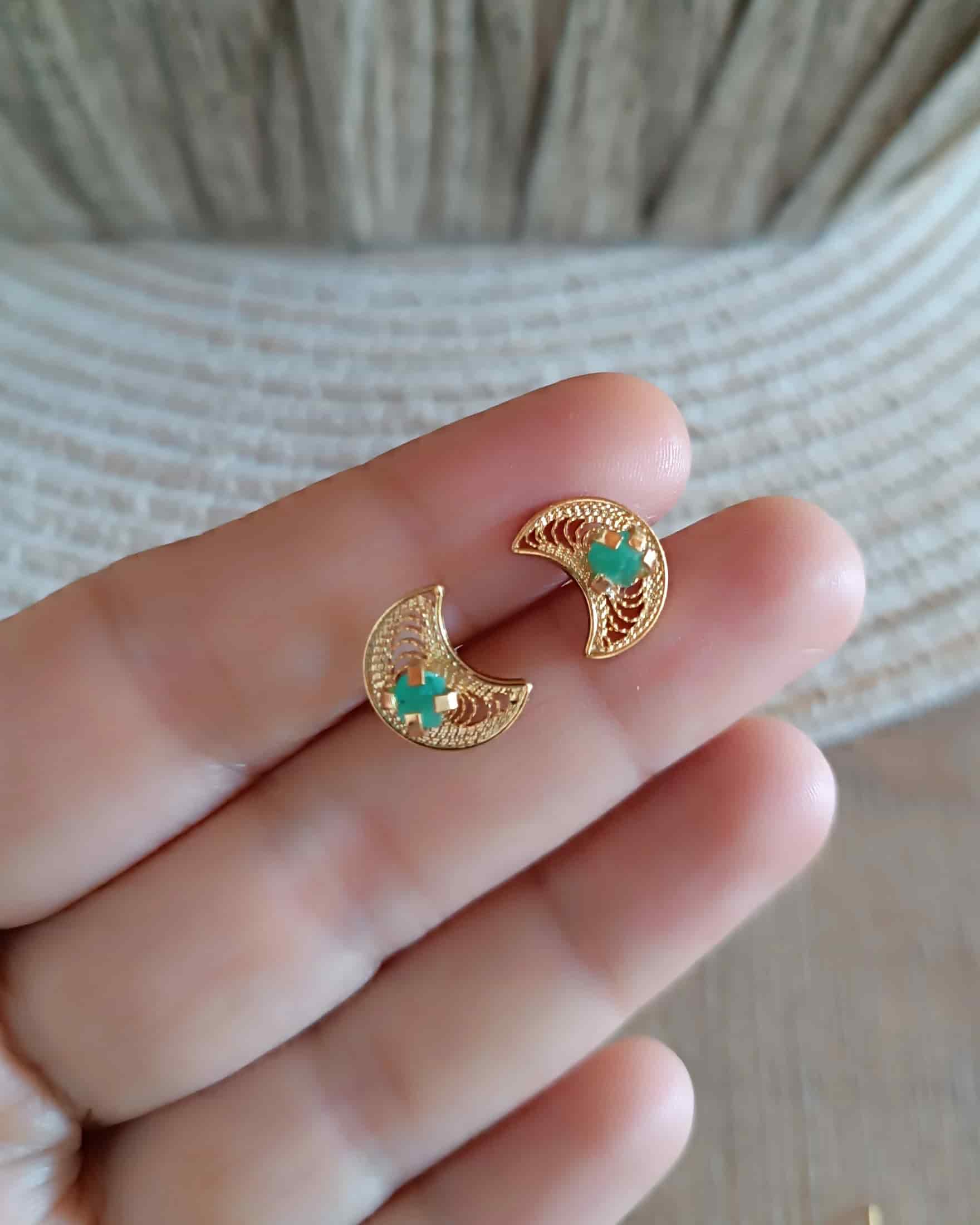 Aretes mini filigrana y esmeralda Lunita - miniatura 3