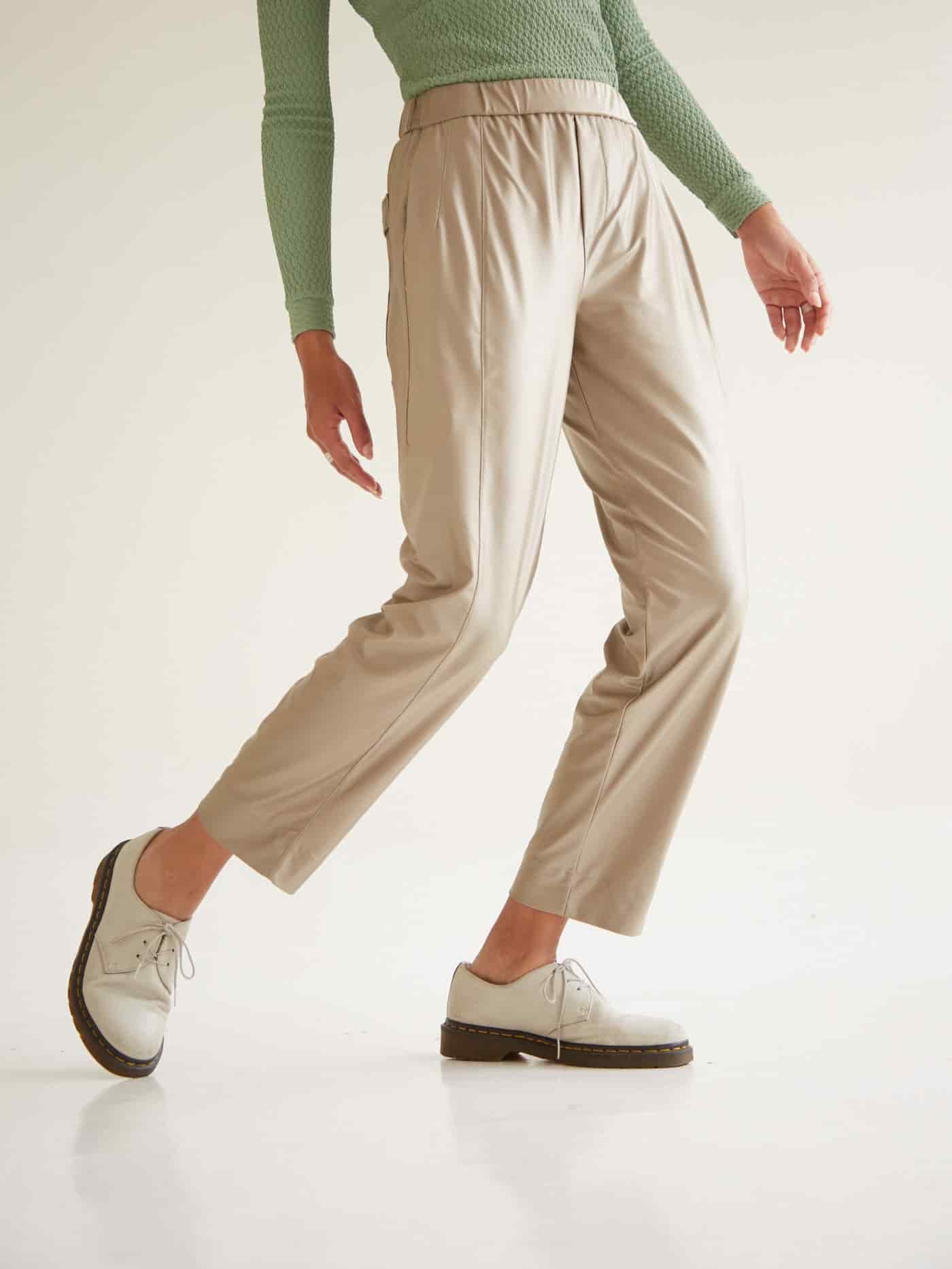 Pantalón Tech Fresh Champaña LUCIDO - miniatura 6