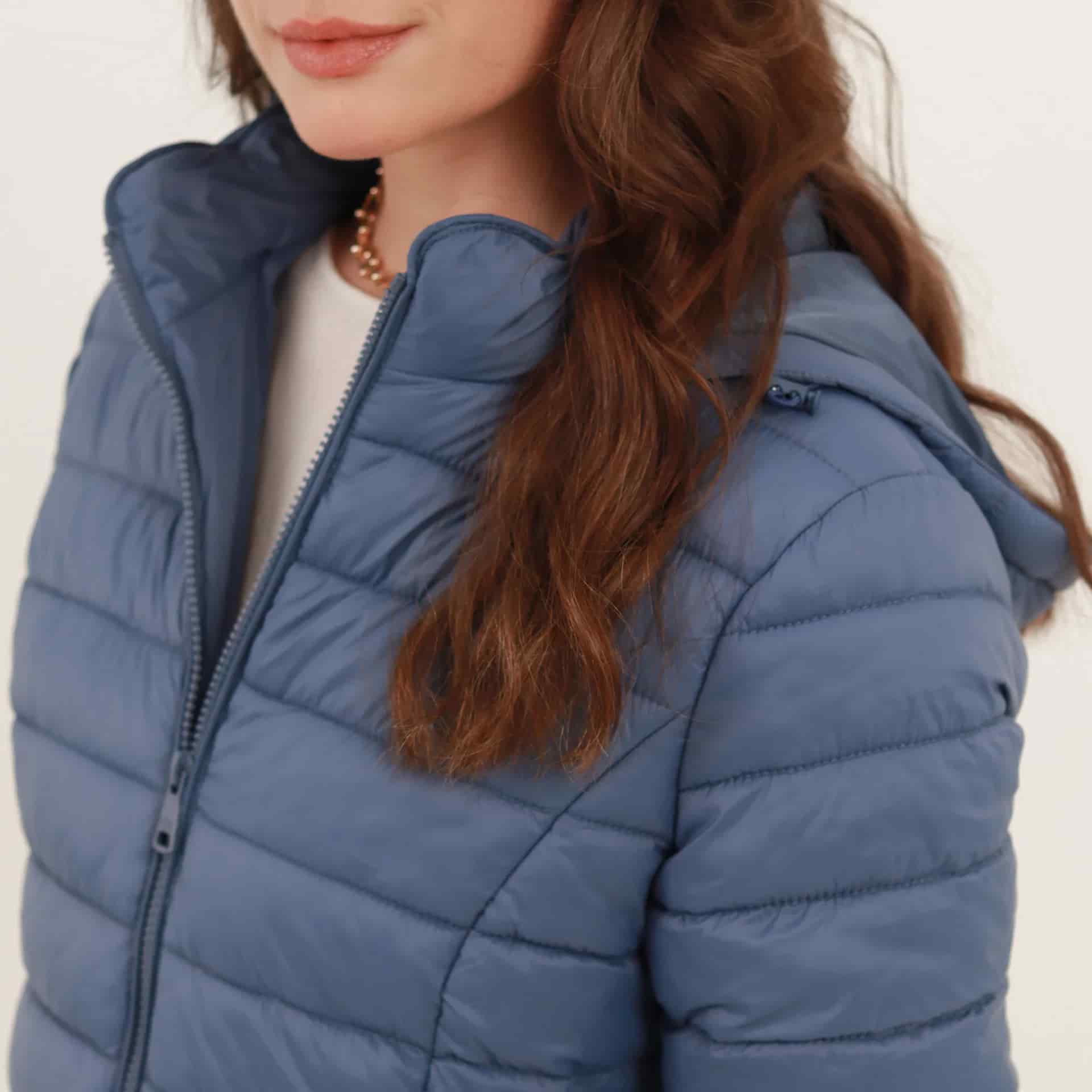 Chaqueta acolchada básica cuello alto con capucha - miniatura 6