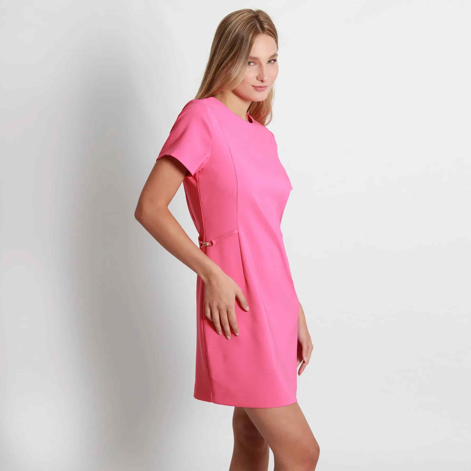 Vestido Corto Con Detalle En Cintura - miniatura 1