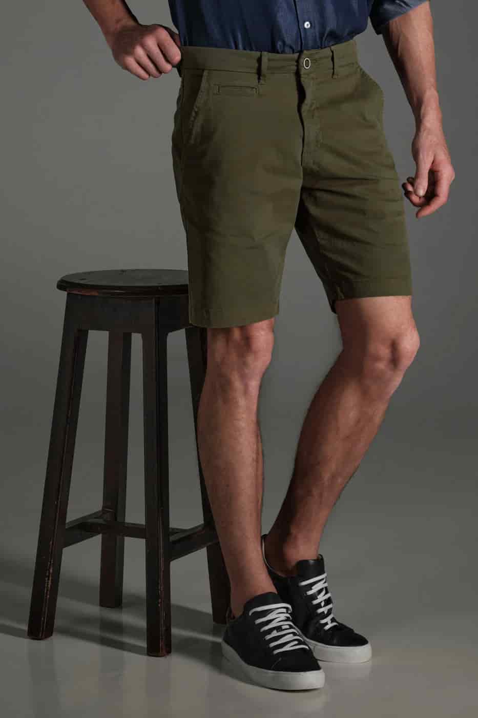 Bermuda Chino Slim Dril Verde Militar - miniatura 1