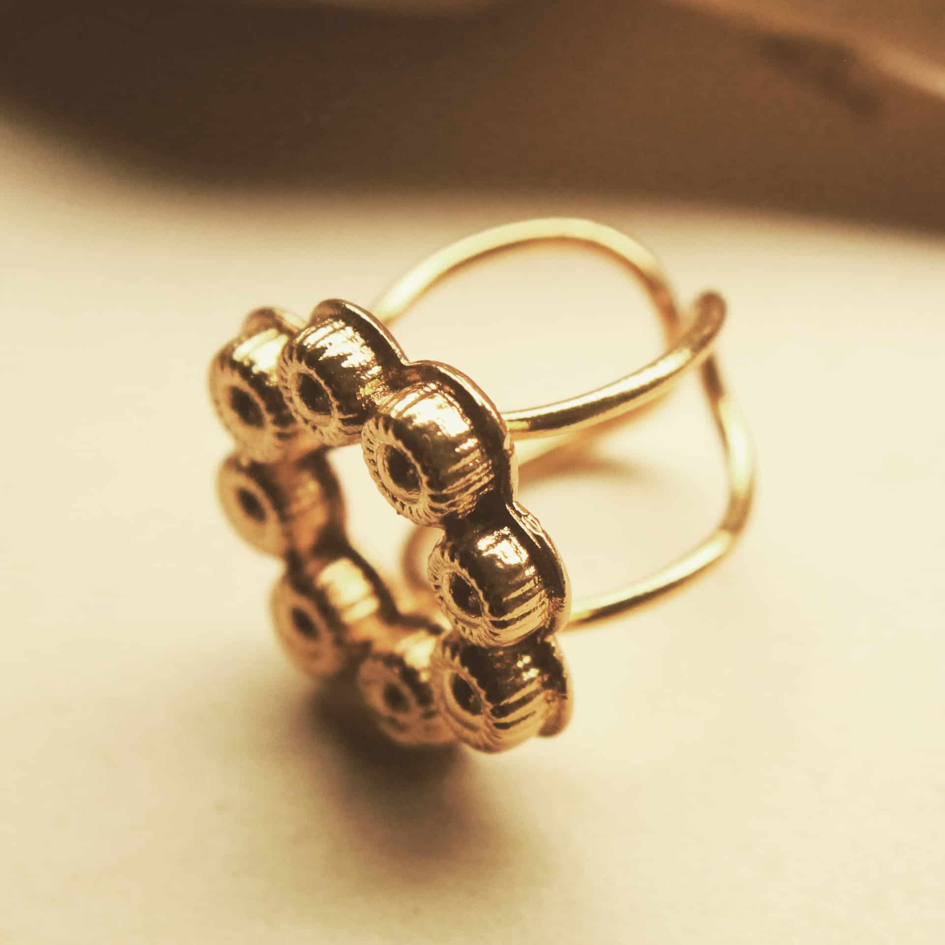 Anillo de coronas circulares grandes - miniatura 4