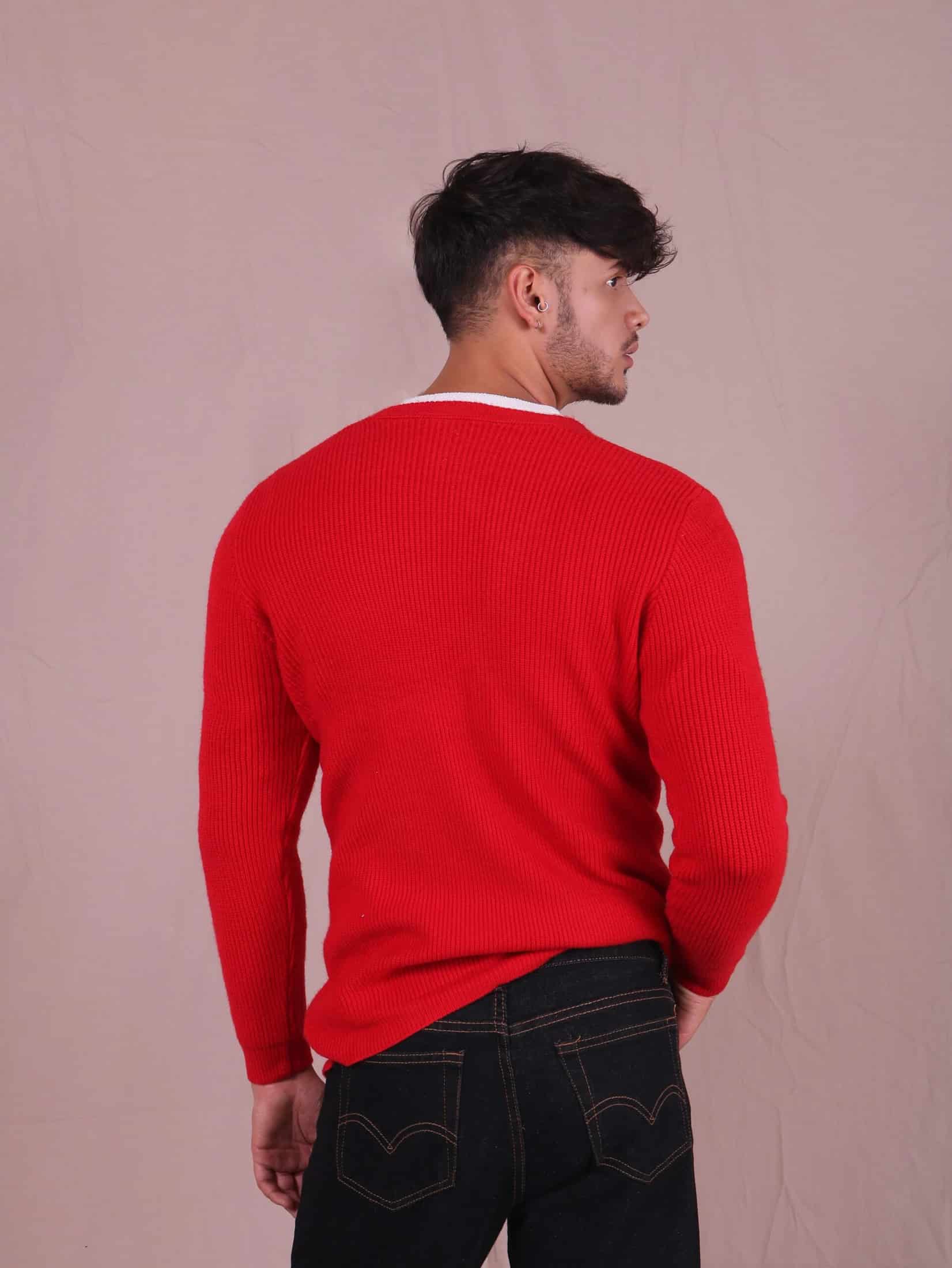 The red Sweater - miniatura 3