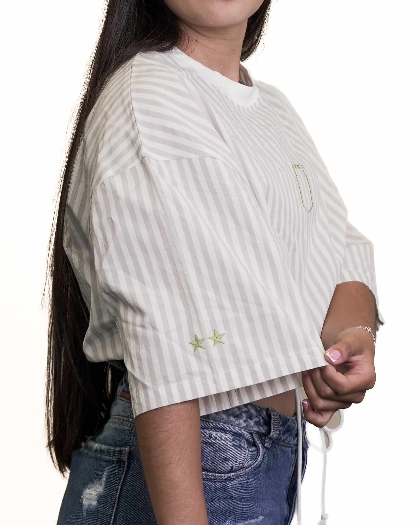CAMISA BLANCA  RAYAS MUJER  NIKE - miniatura 3