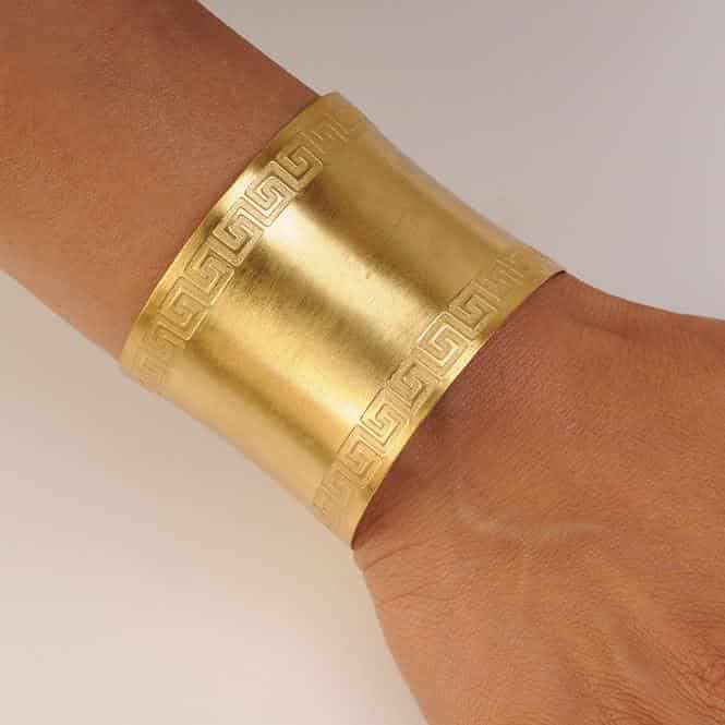 Brazalete de Aro Liso con Borde Decoración Precolombina. Convexo - miniatura 2