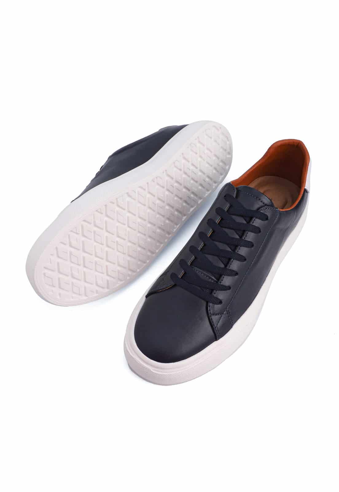 Tenis azules suela blanca talón blanco - miniatura 4