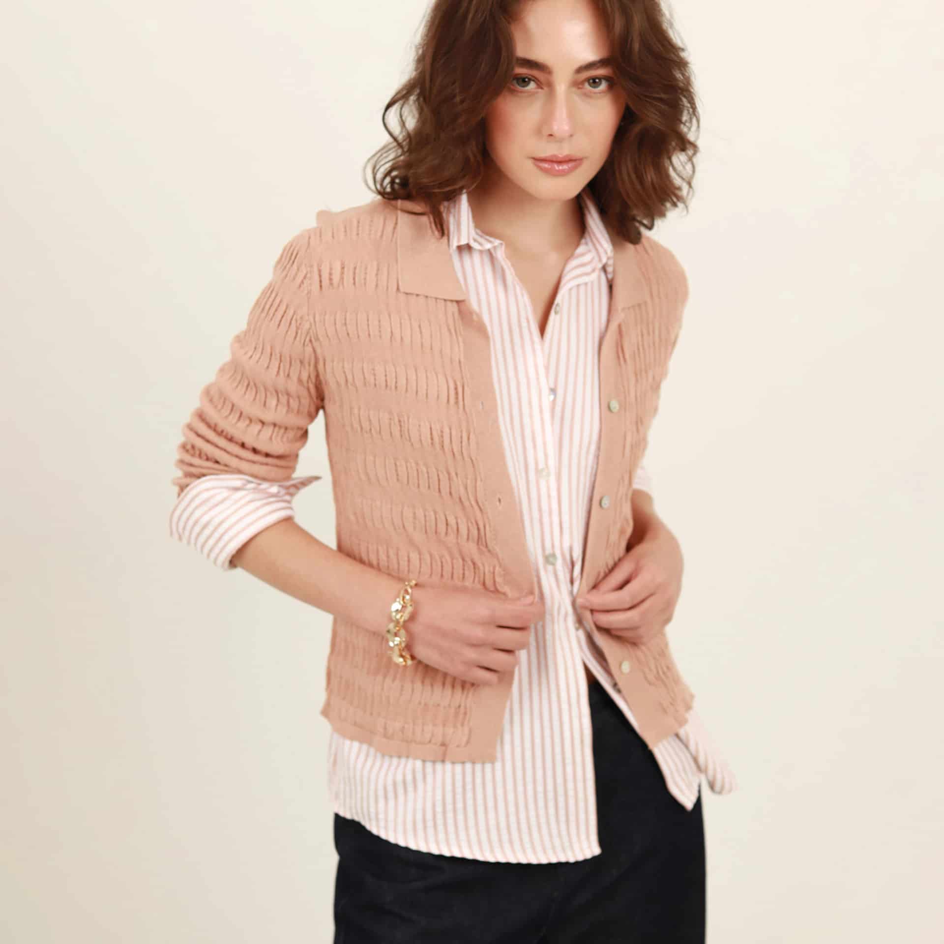 Sweater cárdigan corto cuello camisero con textura - miniatura 7