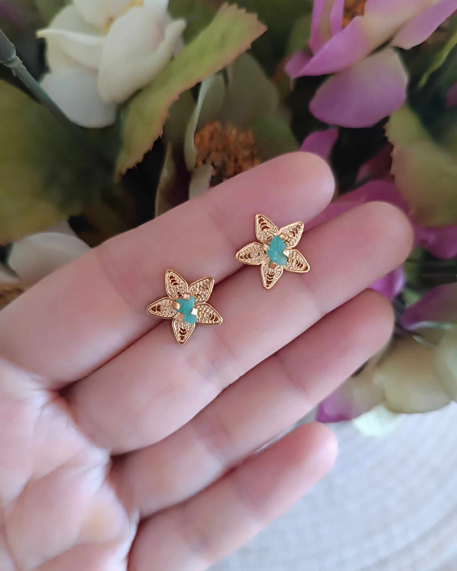 Aretes mini filigrana  y esmeralda estrellita - miniatura 2