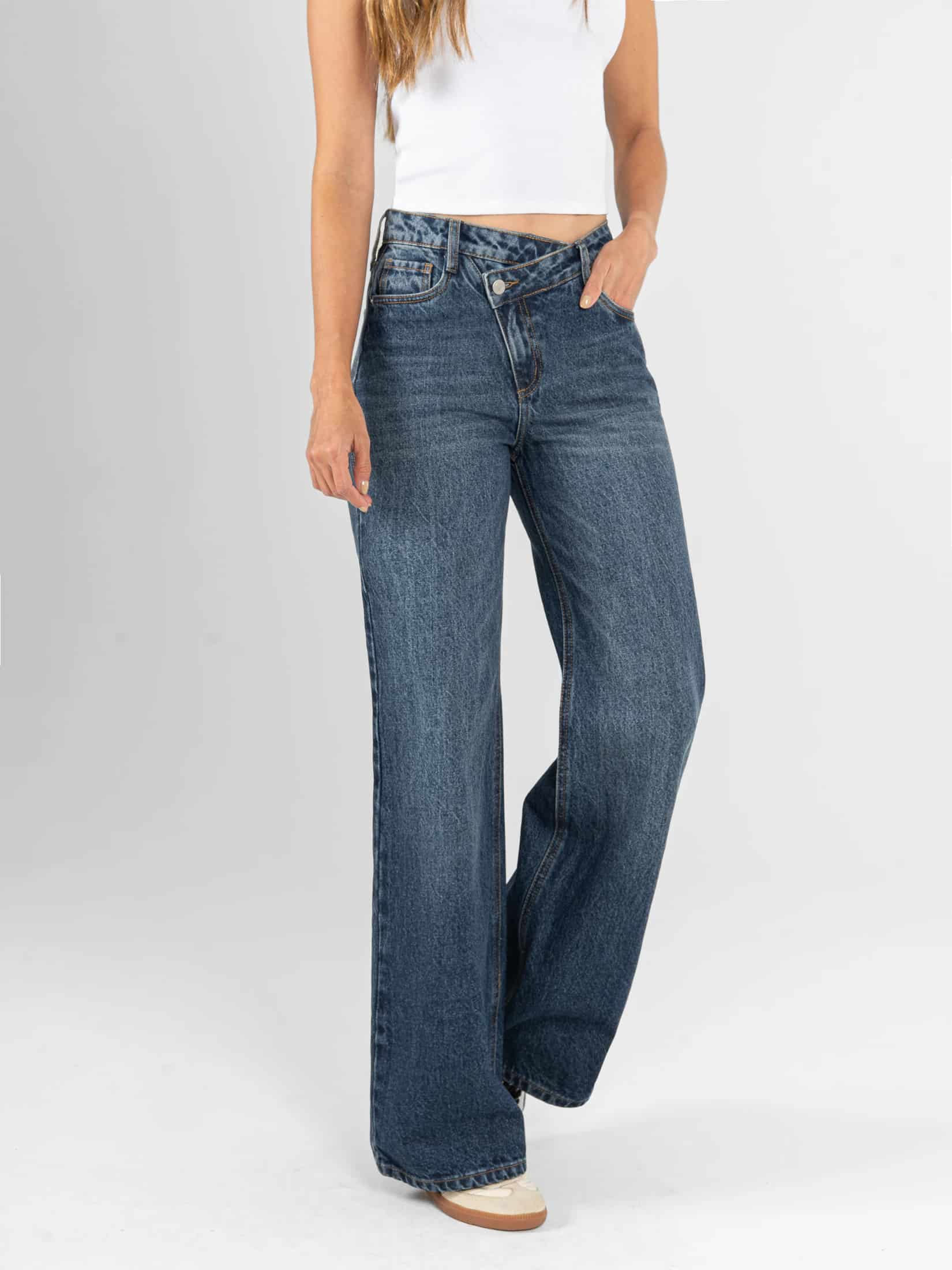 Ref: 066415 Jean Mom Flare, rígido, tiro alto, tono azul oscuro, detalle en pretina. - miniatura 1