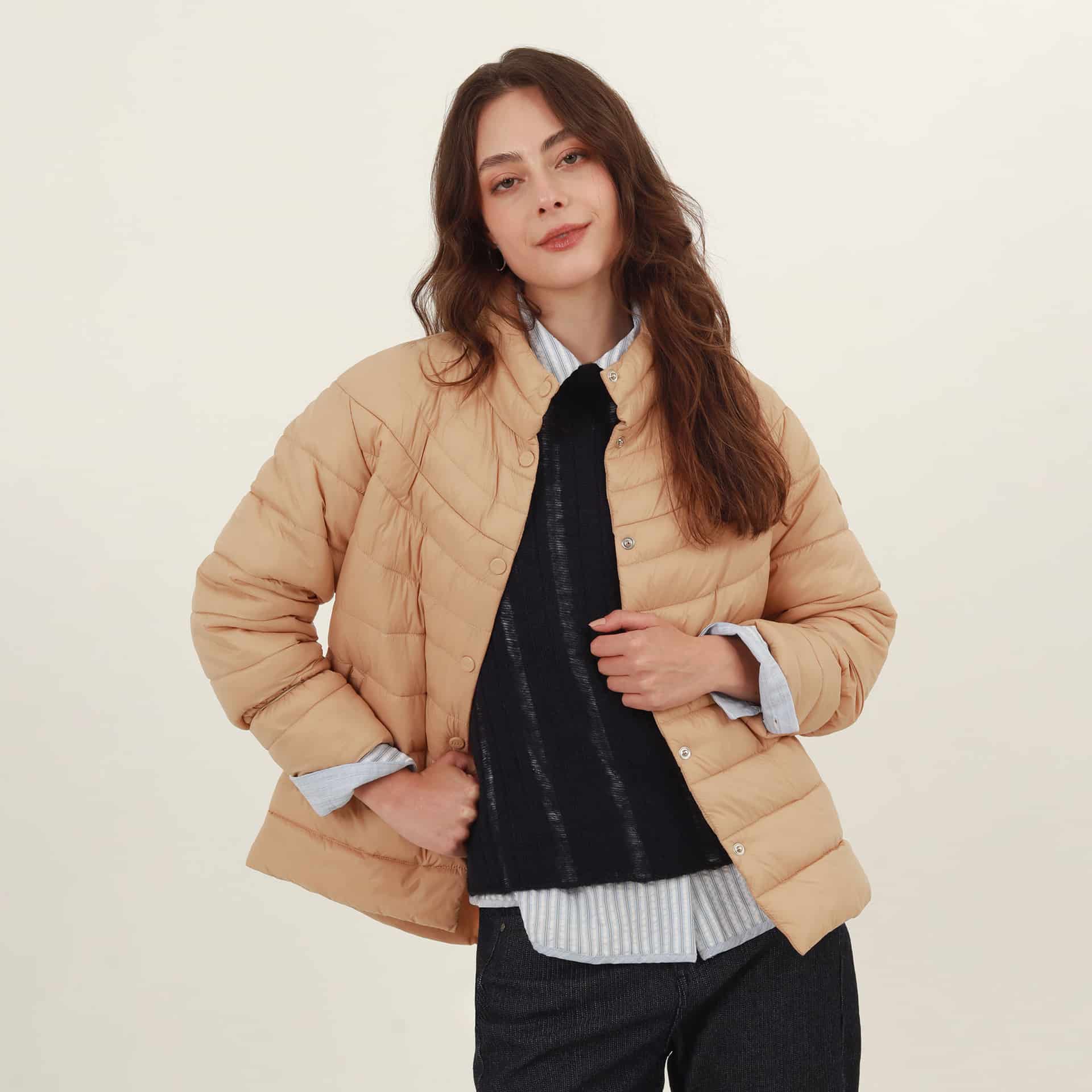 Chaqueta acolchada cuello alto - miniatura 3