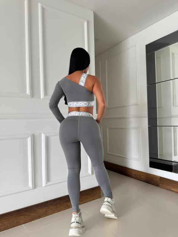 SET NIKE LEGGINS PLATEADO - miniatura 3