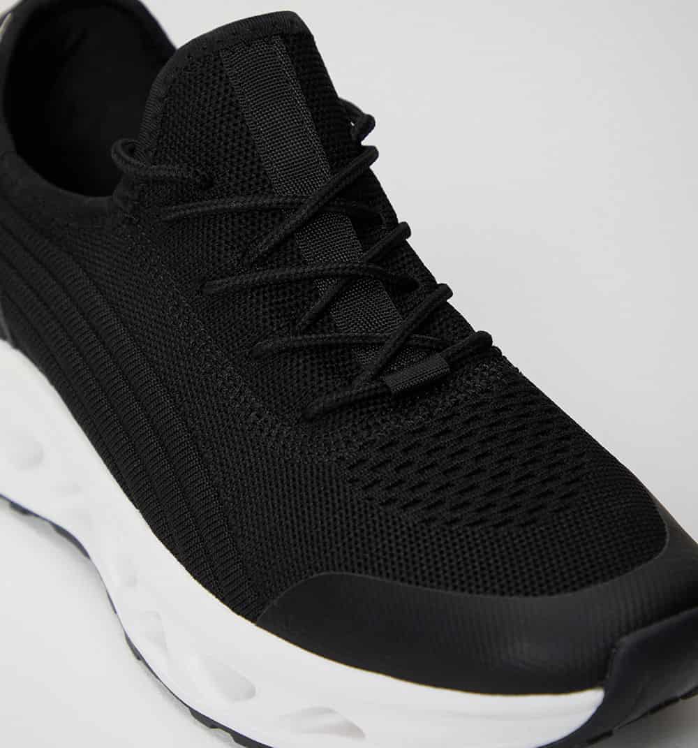 Tenis deportivo con capellada brillante - miniatura 5