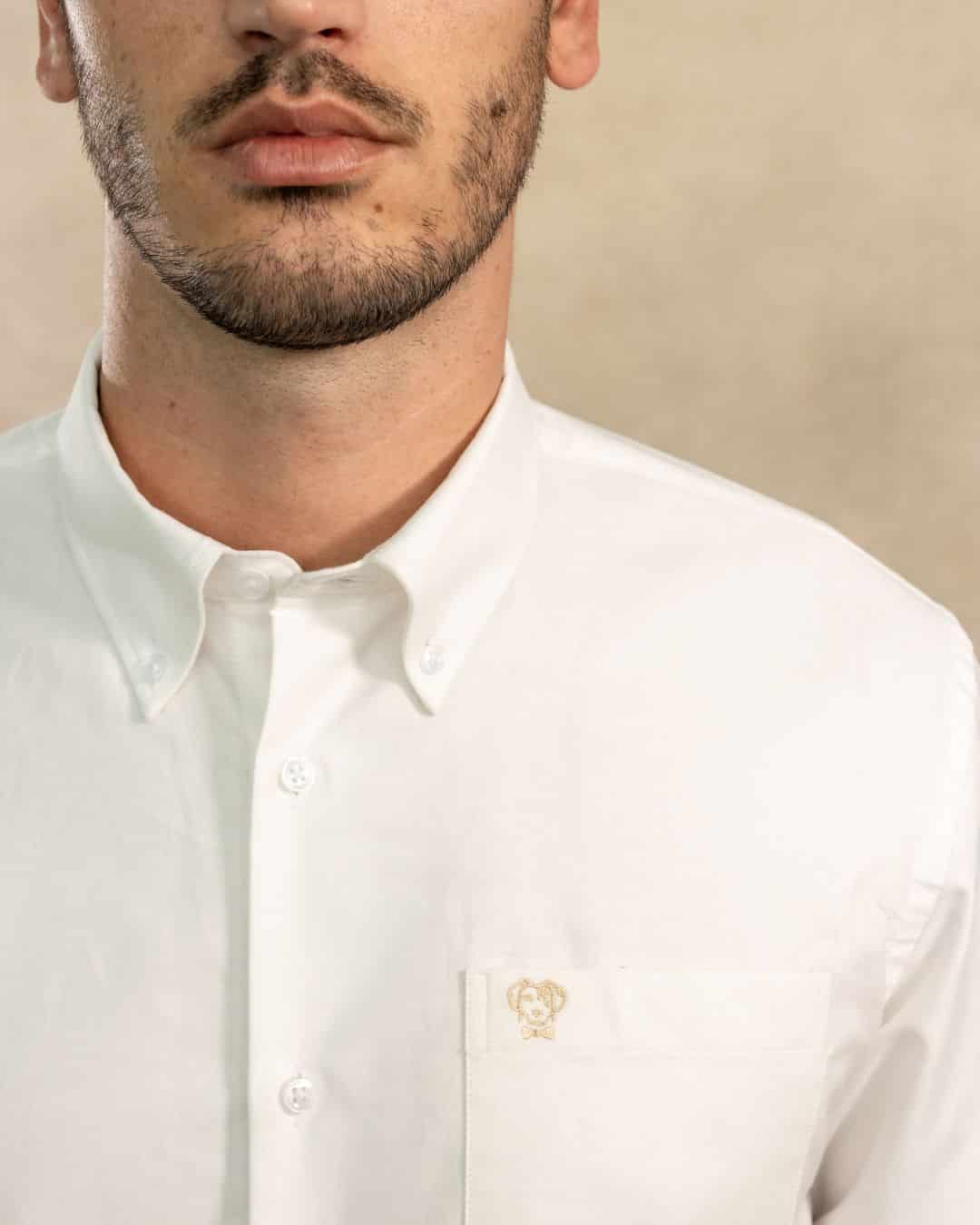 Camisa Antimanchas Oxford Blanca con Bolsillo Logo Contraste - Talla Regular - miniatura 2