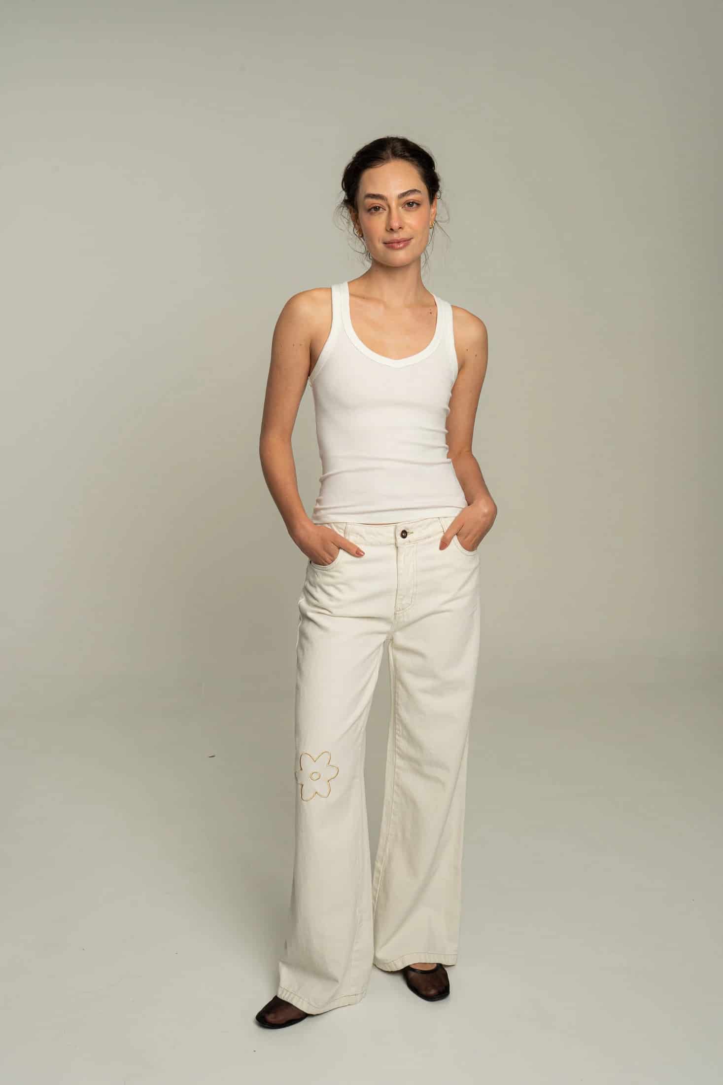 Jeans Flor Bordada Crudo - miniatura 12