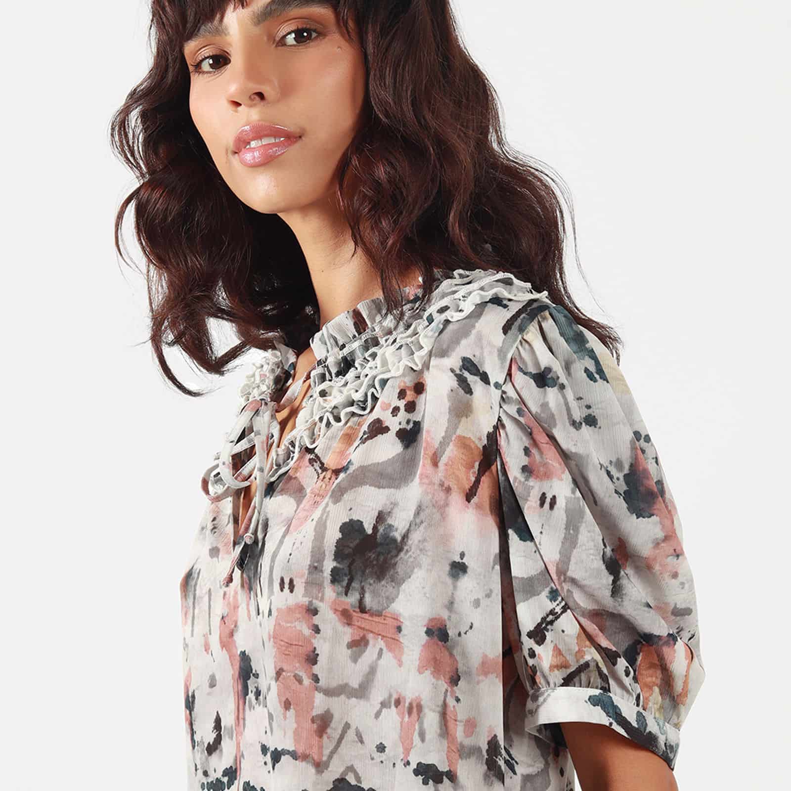 Blusa Cuello Arandela Manga Corta - miniatura 1
