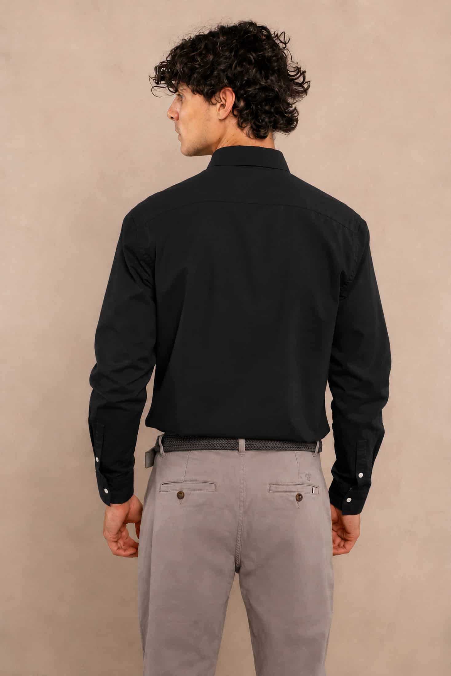 Camisa Antimanchas Popelina Negro Logo Gris Claro - Talla Regular - miniatura 5