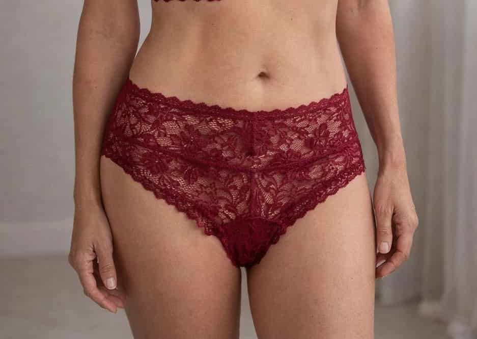 Panty tipo tanga en encaje - miniatura 1
