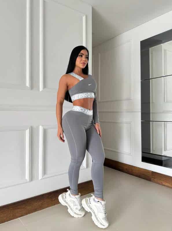 SET NIKE LEGGINS PLATEADO - miniatura 5