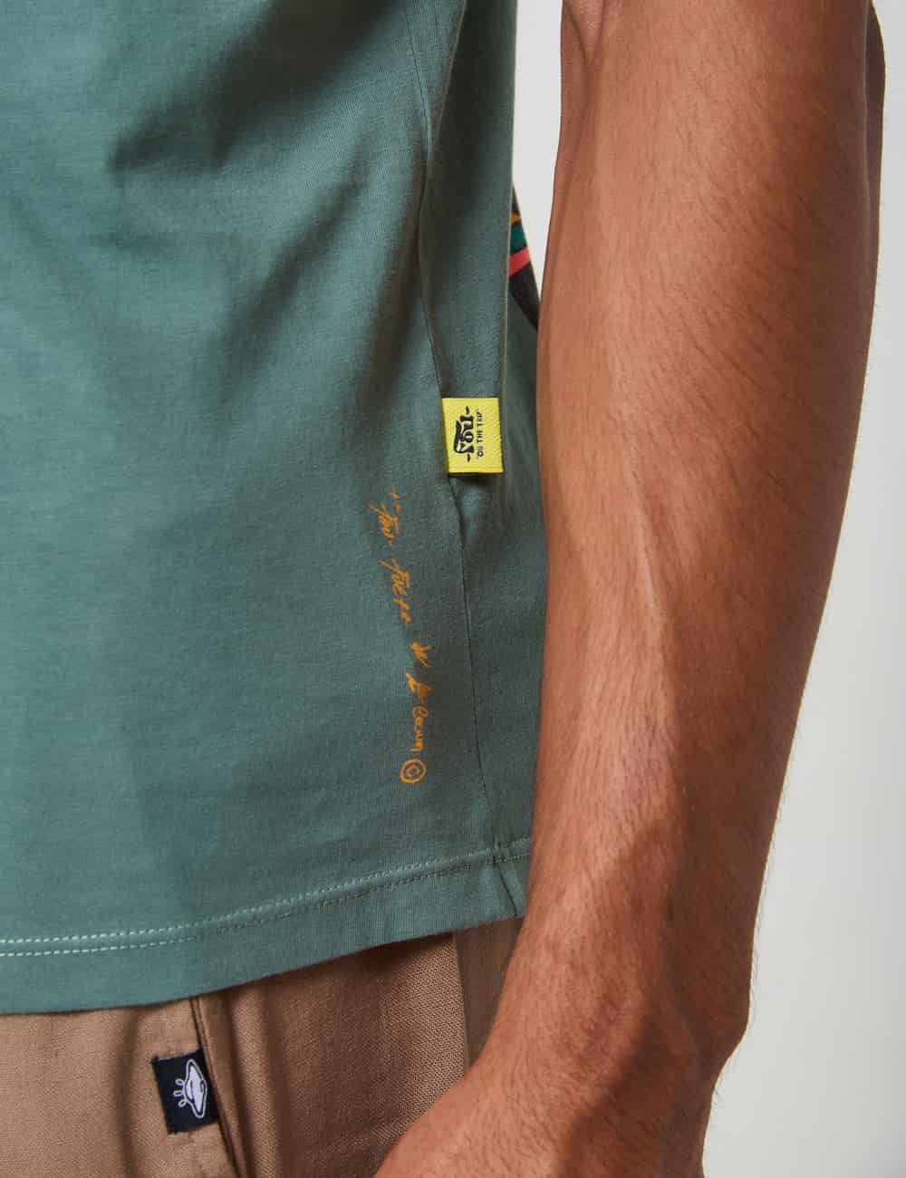Camiseta Regular Fit Littler Wing verde pino Unisex - miniatura 3
