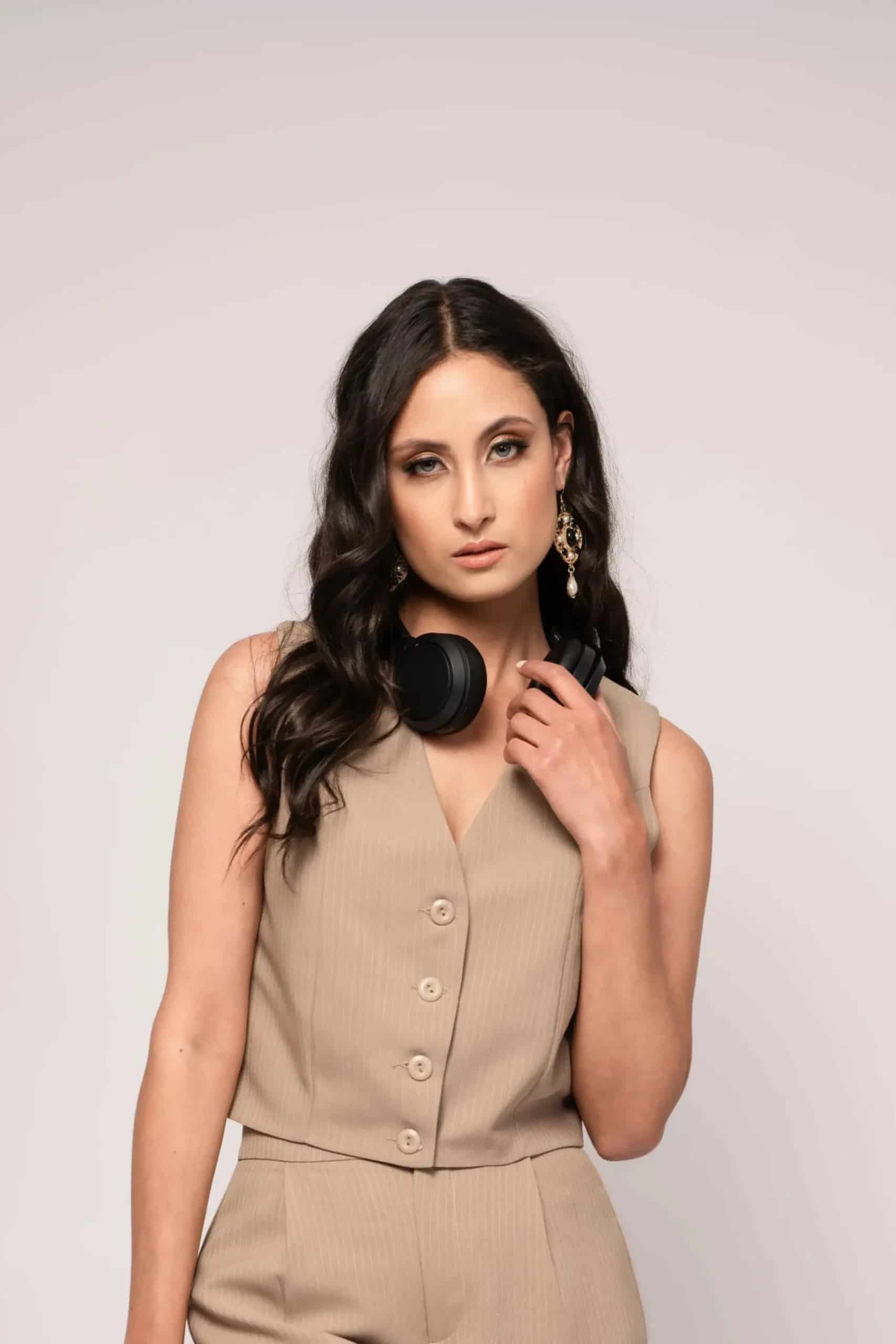 Chaleco Tailoring Raya Tiza Camel - miniatura 1