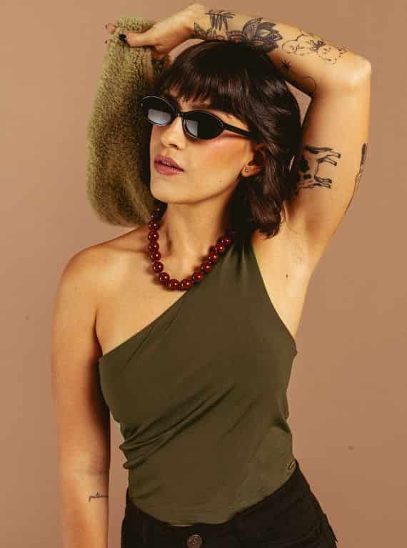 BLUSA ASIMÉTRICA VERDE OLIVO - miniatura 1