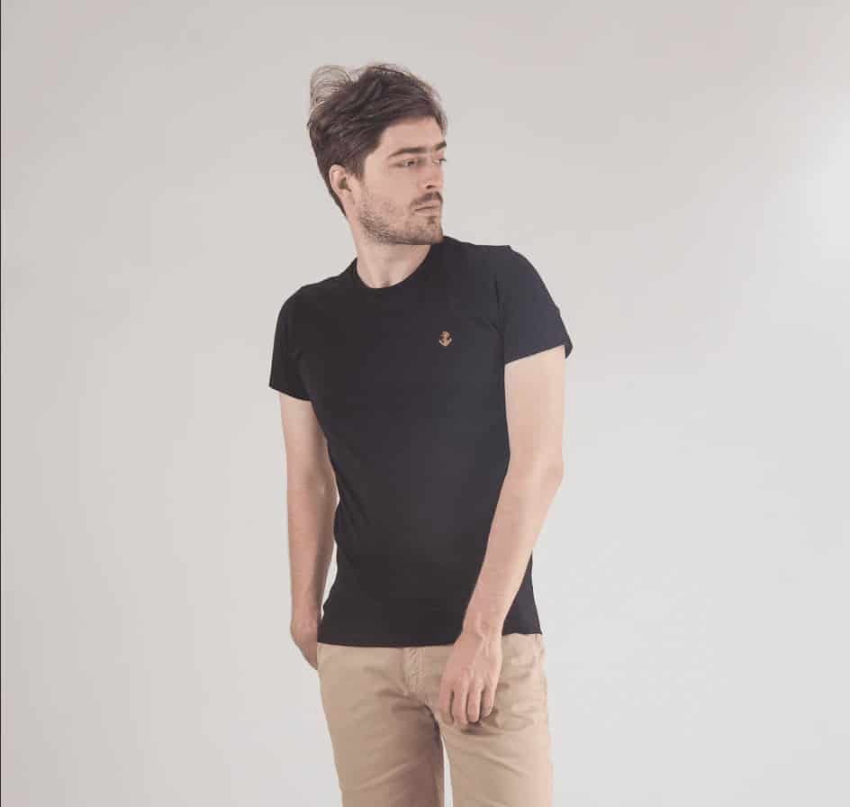 Camiseta Negra - miniatura 1