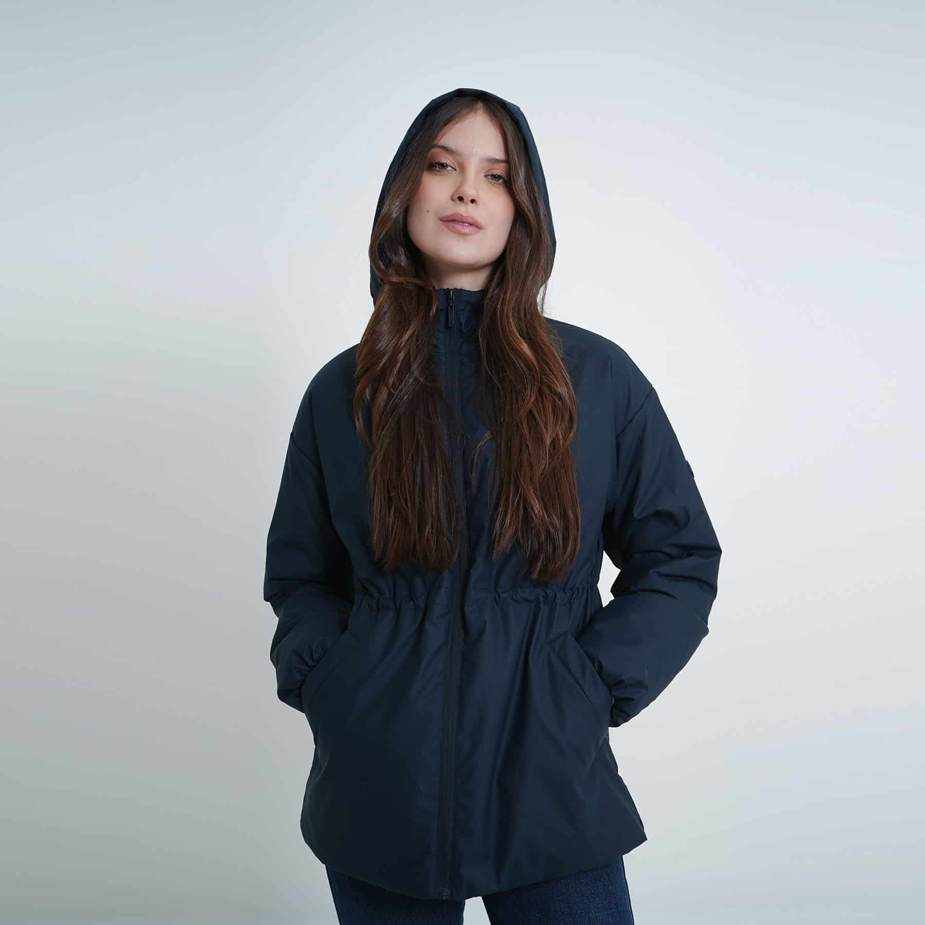Chaqueta acolchada con capucha y ajuste en cintura - miniatura 10