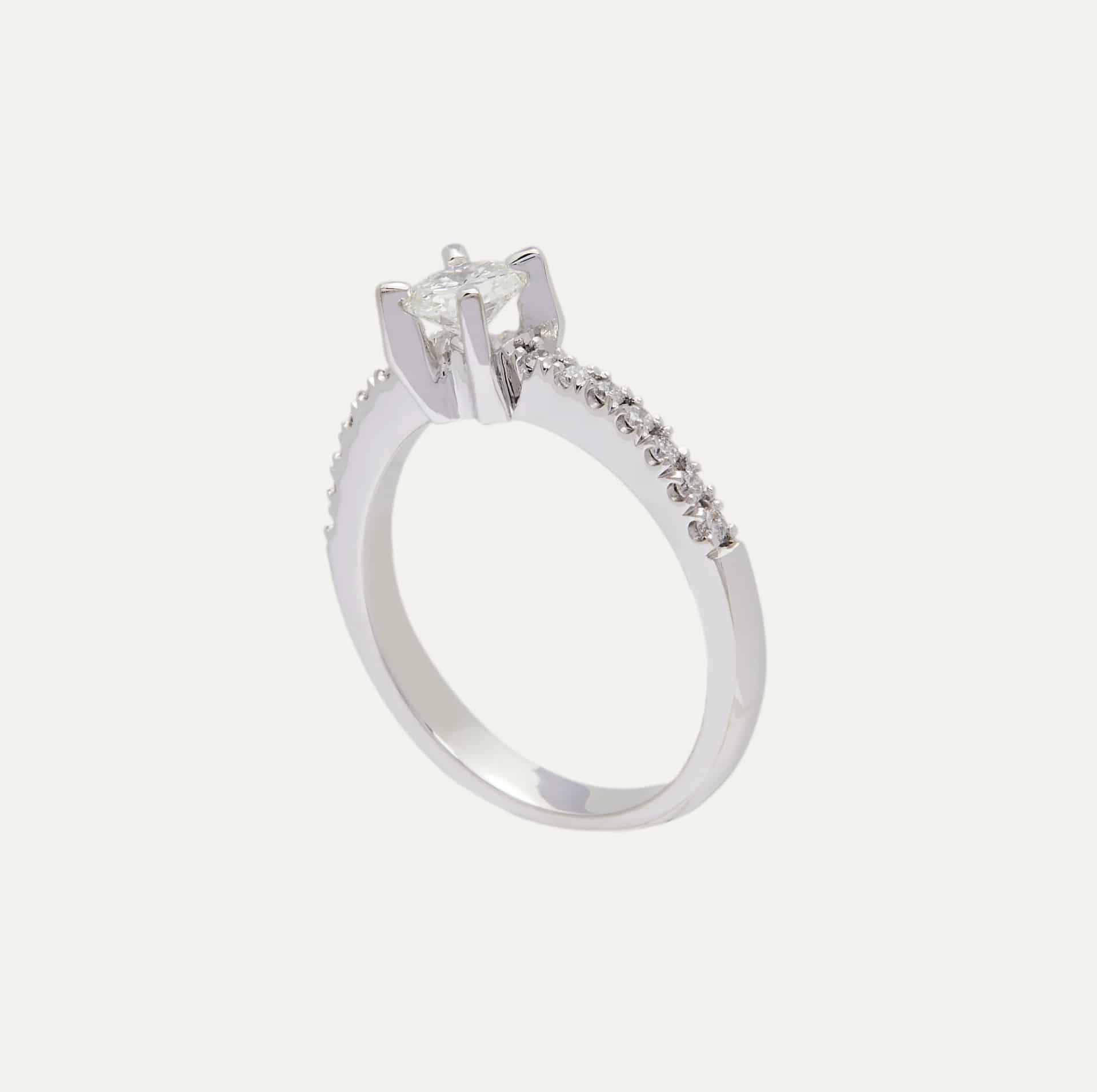 Princess engagement ring - miniatura 4