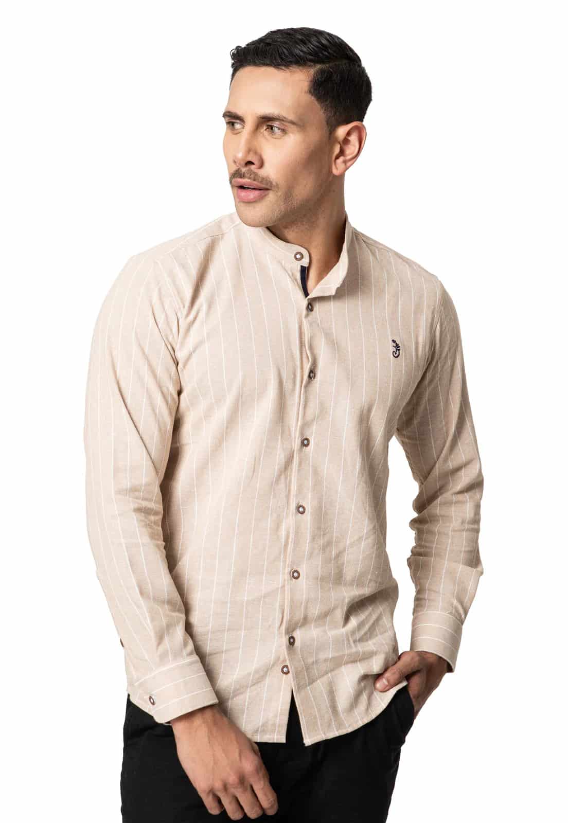 Camisa en Lino verde cuello neru a rayas - miniatura 9