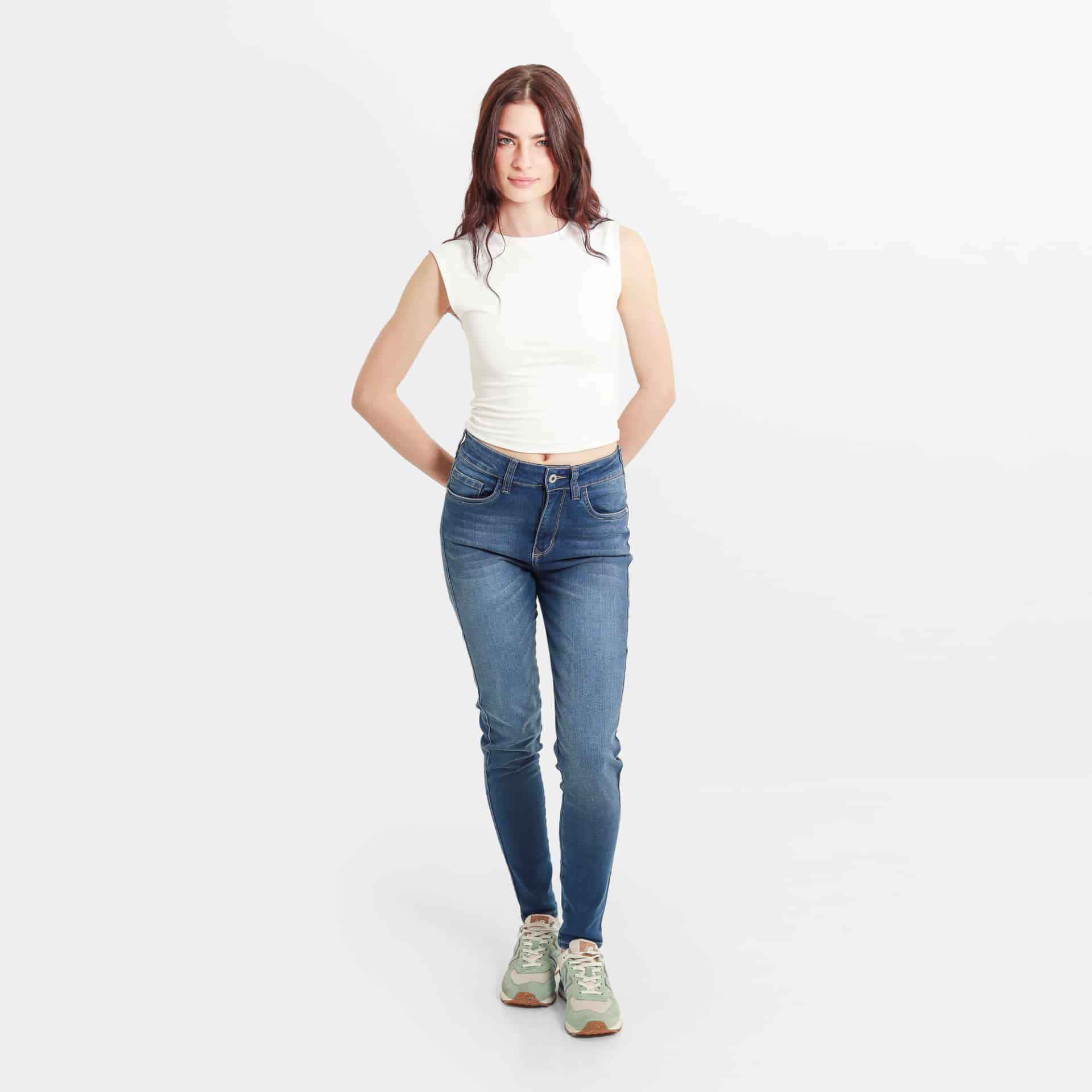 Camiseta crop básica cuello redondo manga sisa - miniatura 5