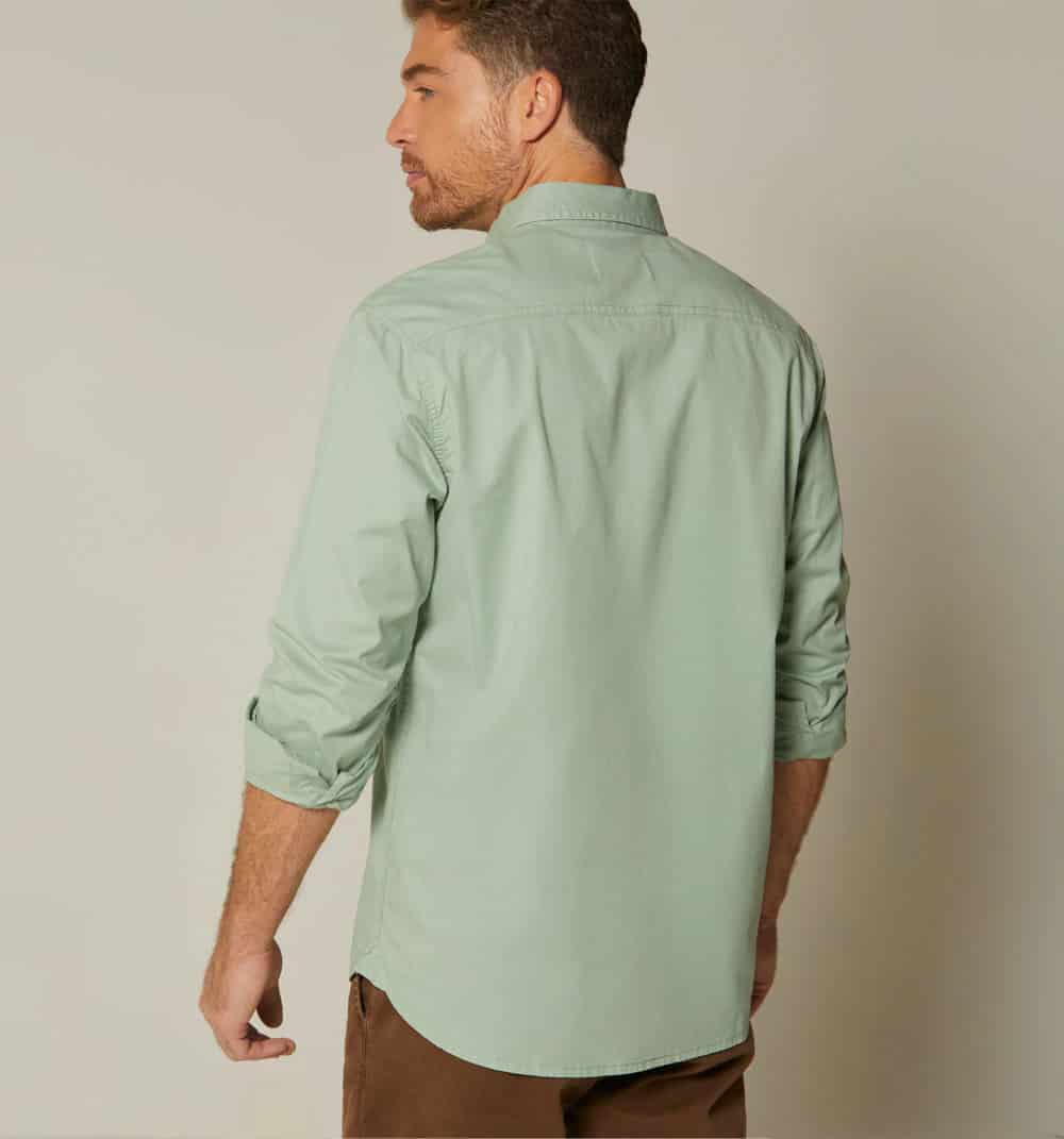 Camisa slim fit para hombre con botón down - miniatura 10