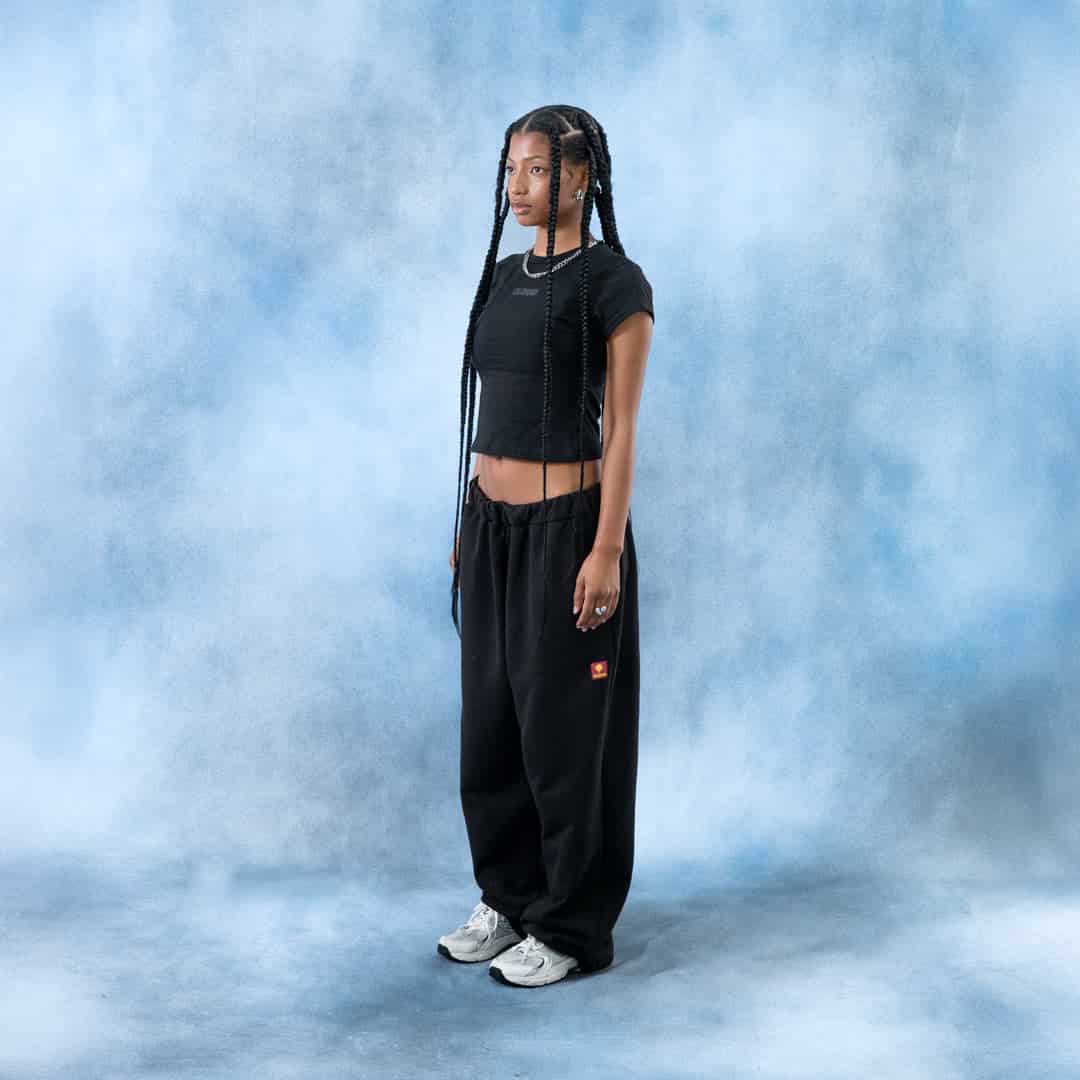 Baby tee negra - miniatura 4