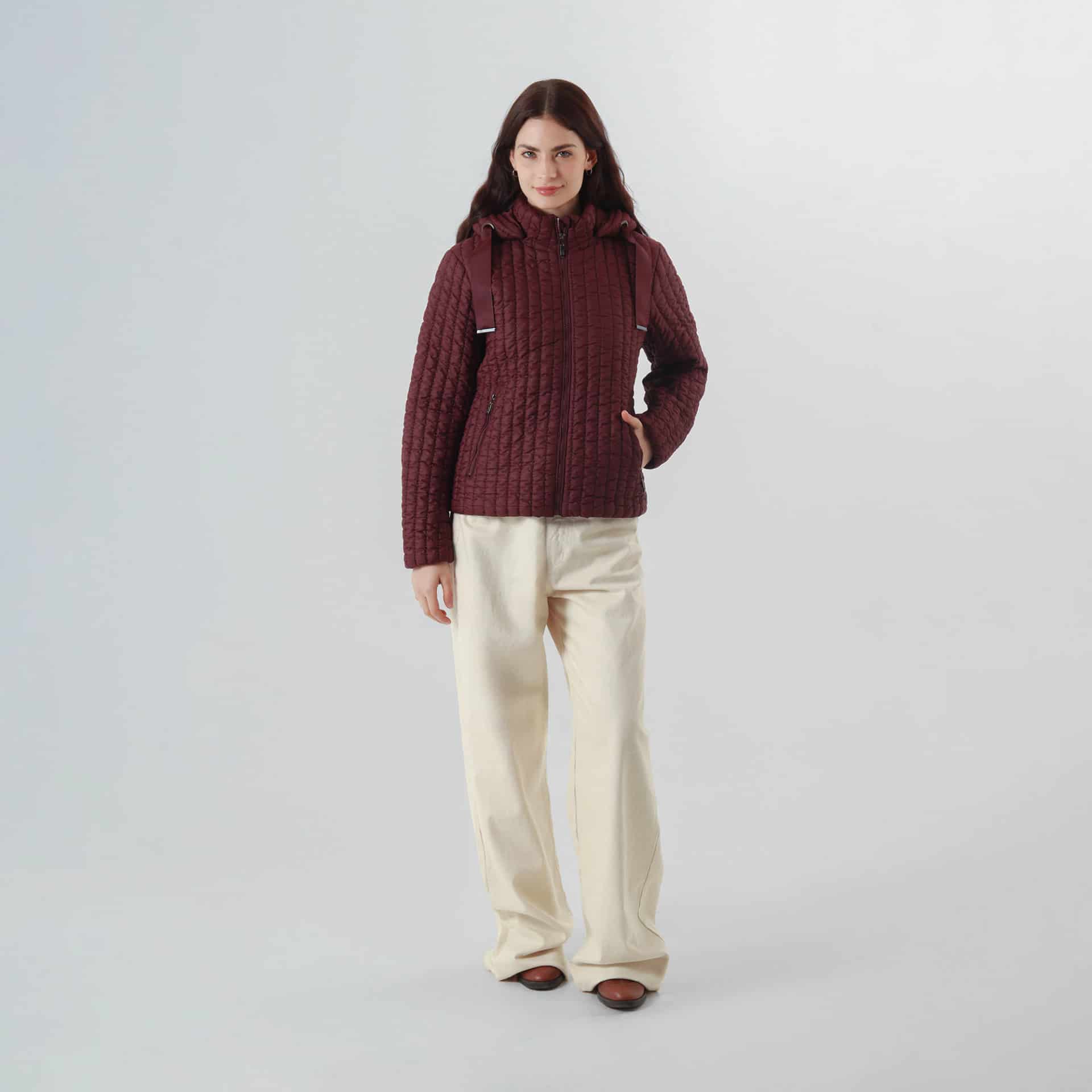 Chaqueta acolchada cuello alto capucha con lazo - miniatura 10
