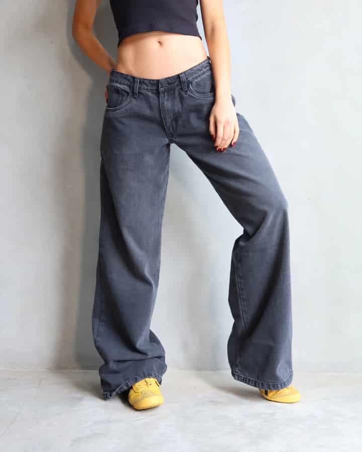 JEAN LOW WIDE FIT TIRO BAJO ANCHO NEGRO - miniatura 6
