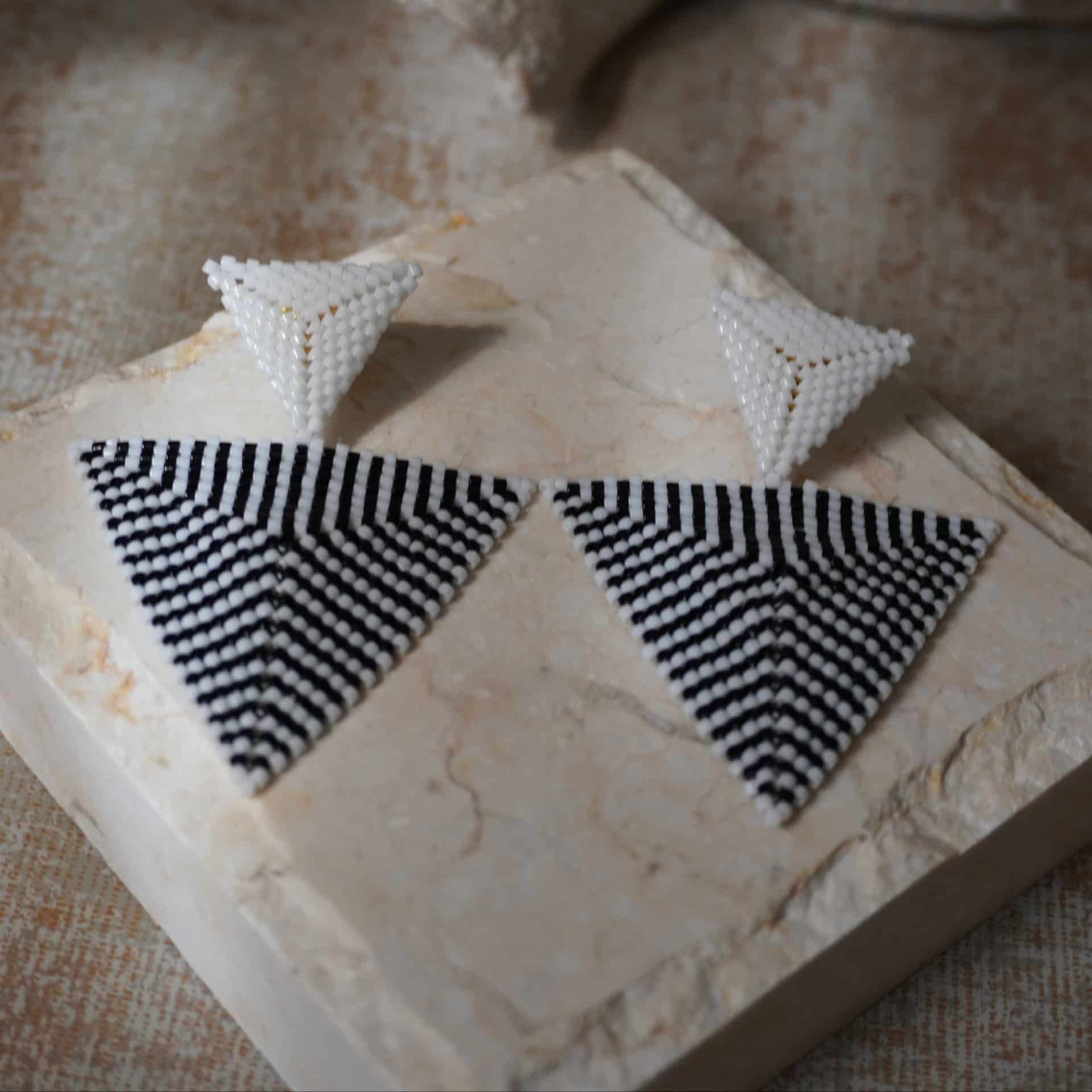 Triangle Earrings - miniatura 1