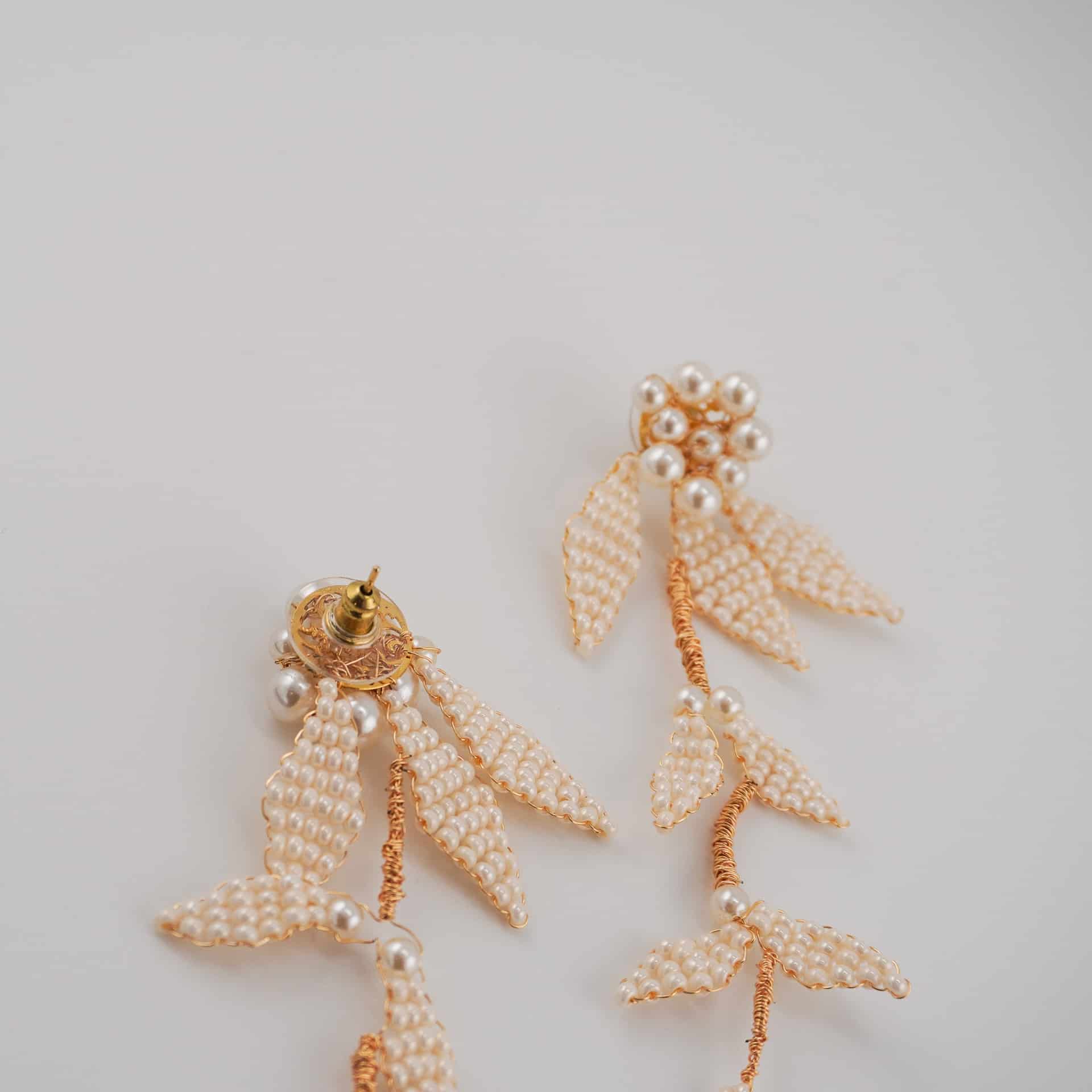 Ever After Petals & Pearls dangle earrings - miniatura 2