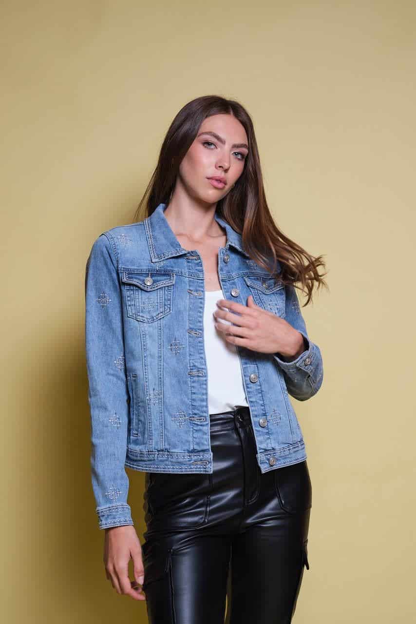 CHAQUETA DENIM AZUL BORDADO GEOMETRICO - miniatura 2