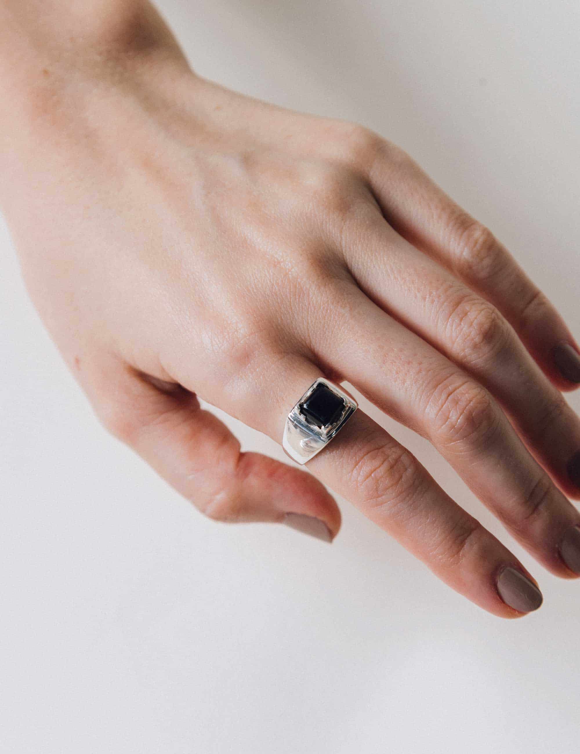 Anillo Punto Cadeneta Ónix - miniatura 2