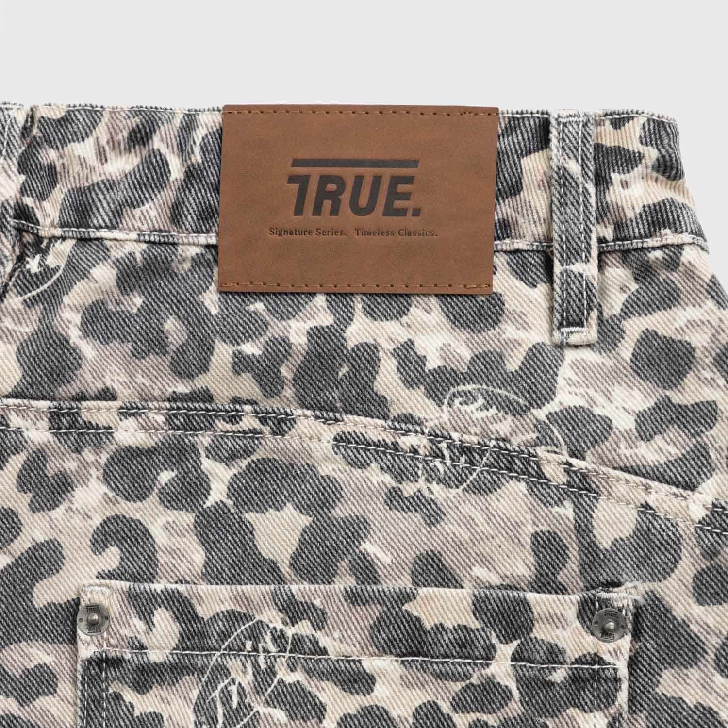 Intuition Leopard Cargo Jorts - Camel - miniatura 11