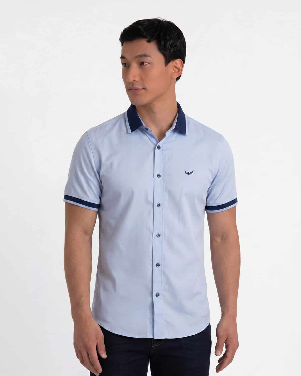 Camisa slim celeste manga corta para hombre - miniatura 2
