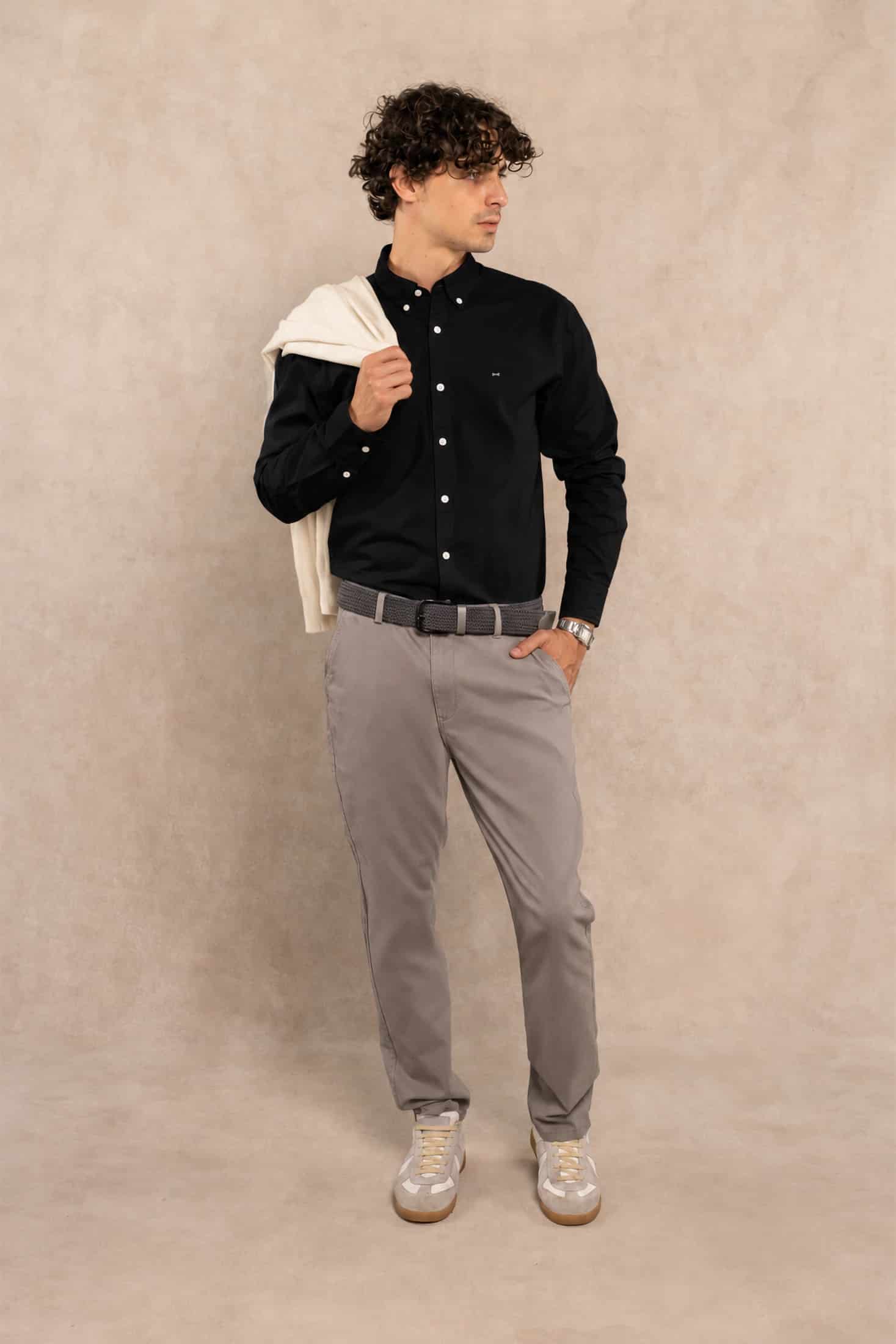 Camisa Antimanchas Popelina Negro Logo Gris Claro - Talla Regular - miniatura 2