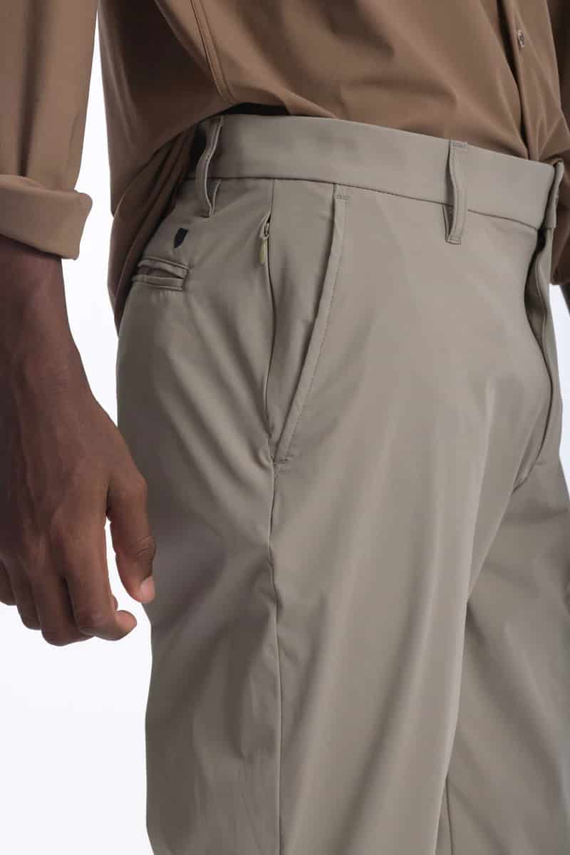 Pantalón Smart Tech Beige Oscuro - miniatura 8