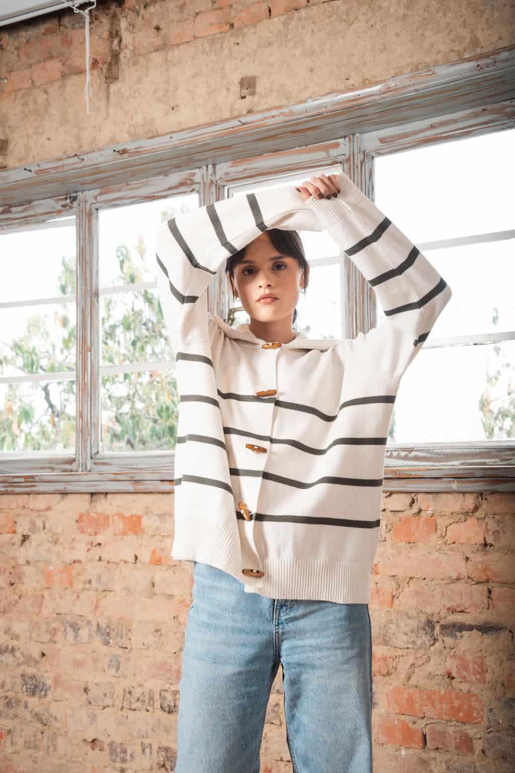 sweater botones madera crudo - miniatura 3