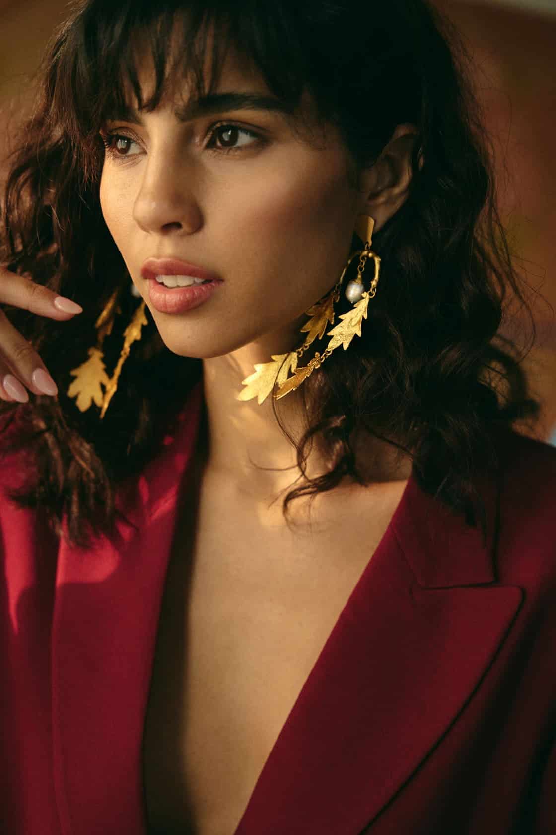 CHRYSANTHEMUS LEAVES AND PEARL CHANDELIER EARRINGS - miniatura 4