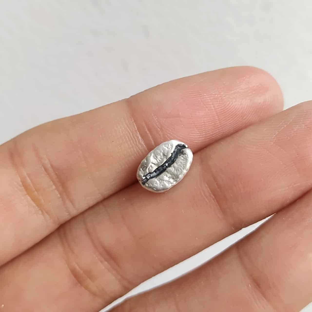Pin Café Caturra en plata envejecida - miniatura 2