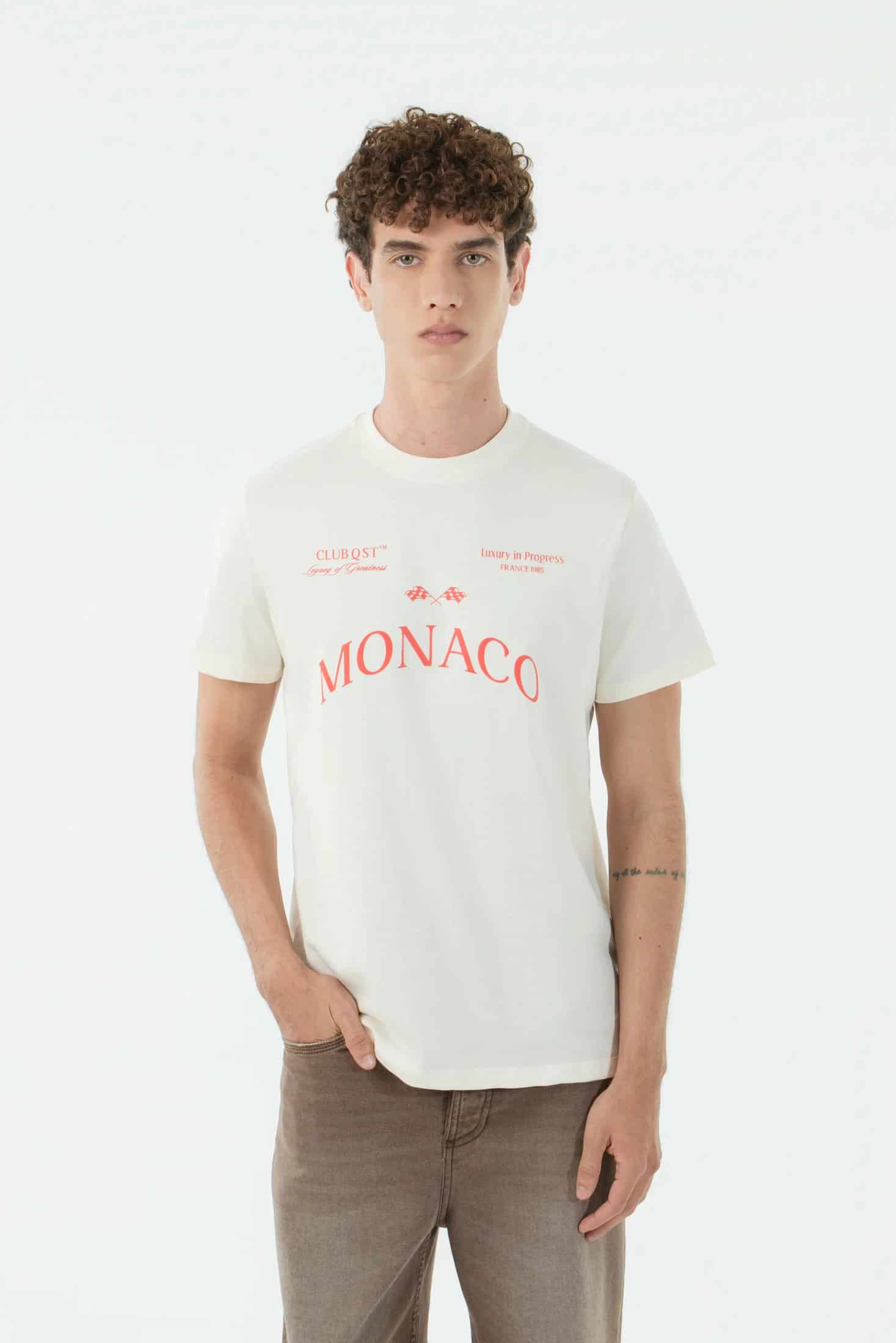 CAMISETA ESPECIAL ESTAMPADO LOCALIZADO COLOR IVORY - miniatura 2