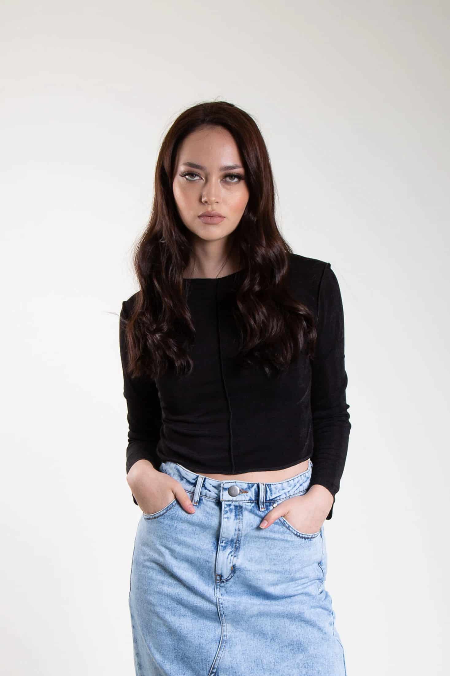 Crop Top Desconstructivo Negro - miniatura 3