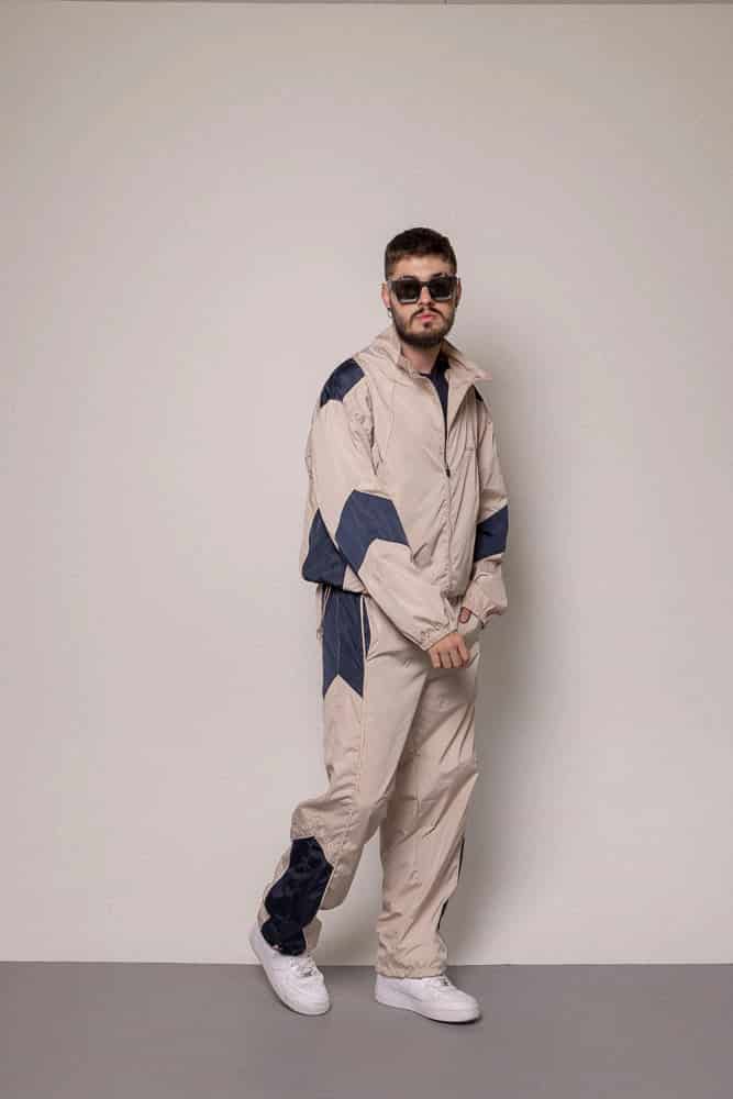 SET CHAQUETA Y SUDADERA ANTIFLUIDO-BEIGE - miniatura 4
