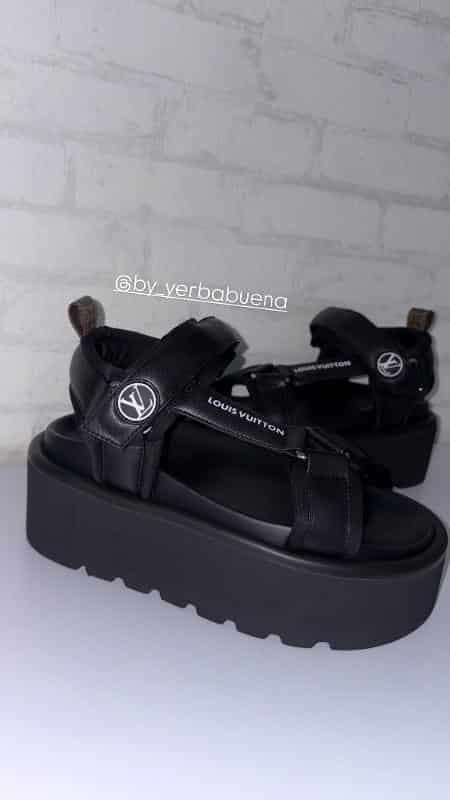 SANDALIA LOUIS VUITTON NEGRA PLATAFORMA - miniatura 3